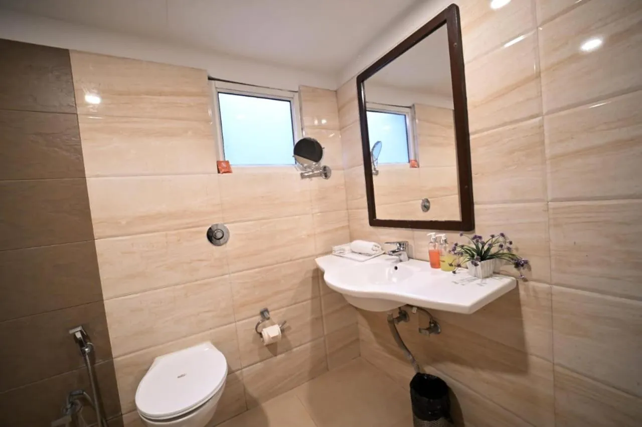 Shower in Hotel Prag Continental