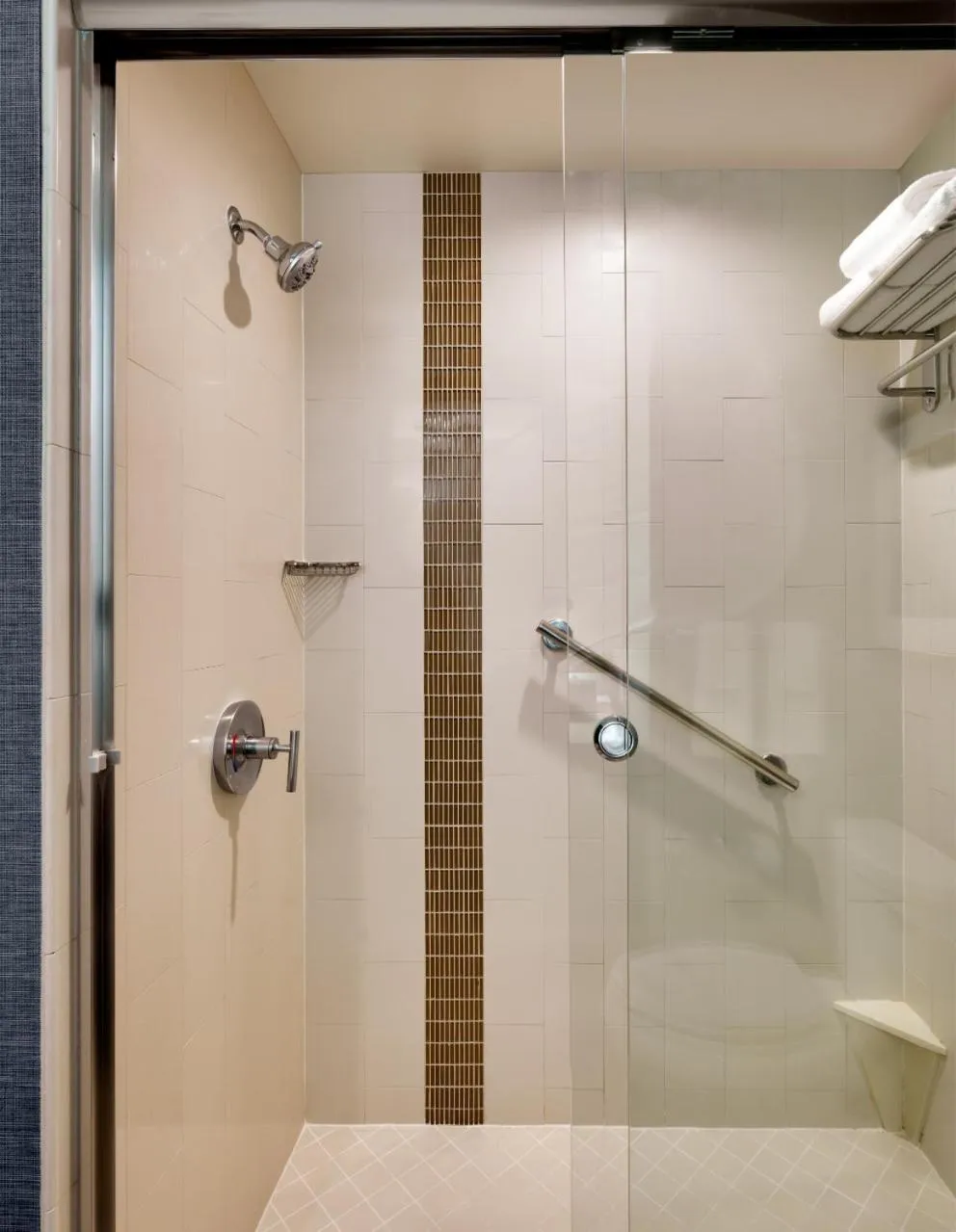 Shower in Hyatt Place Miami Airport East