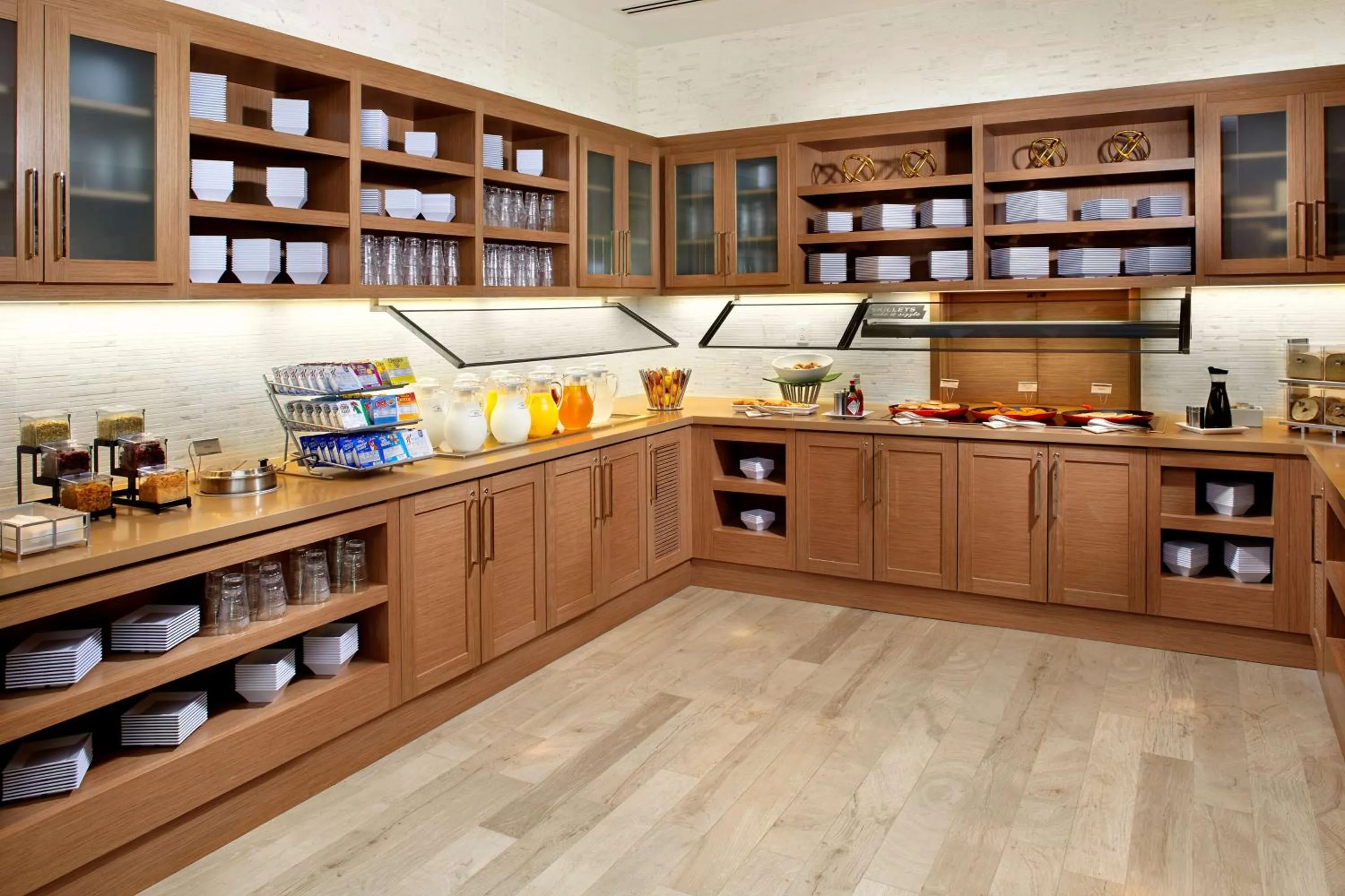 Restaurant/places to eat in Hyatt Place Miami Airport East