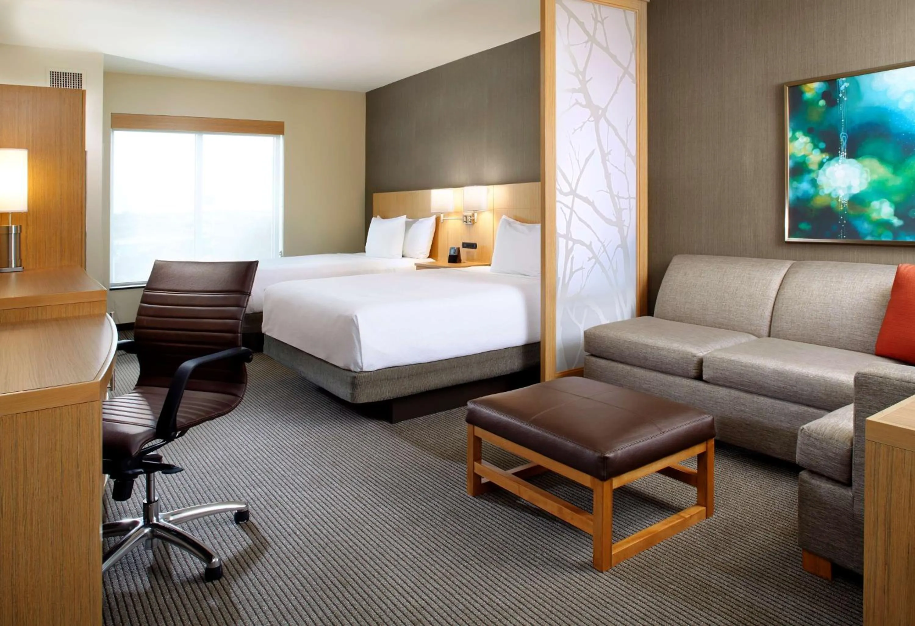 Photo of the whole room, Bed in Hyatt Place Miami Airport East
