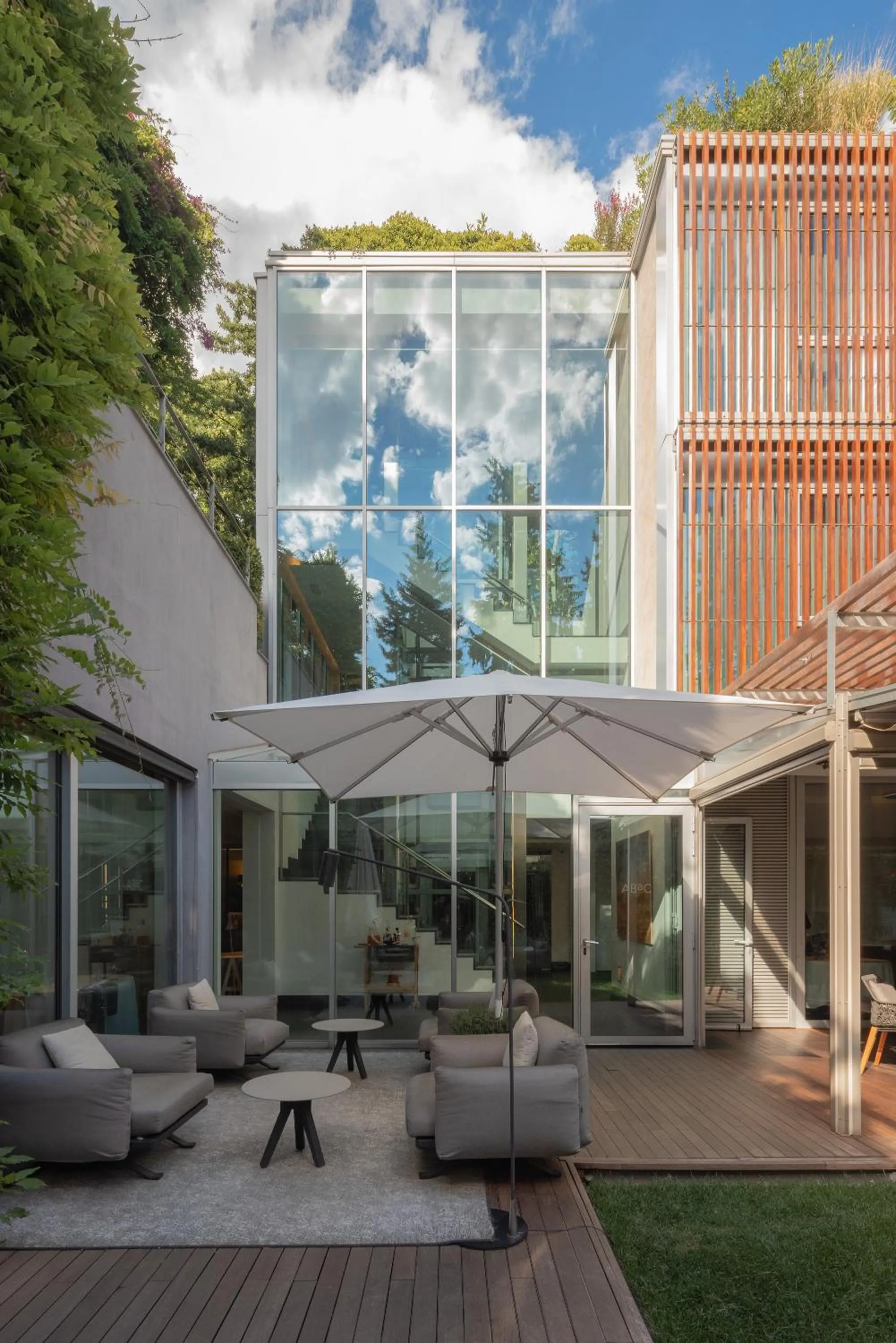 Garden in ABaC H&R Barcelona Monument