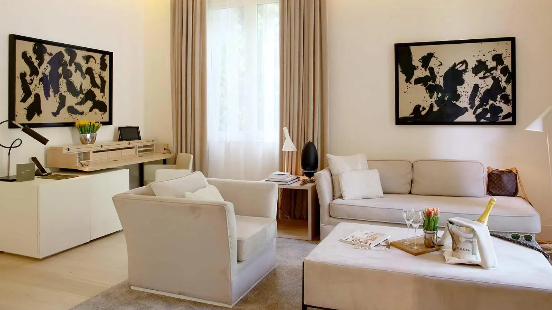 Living room in ABaC H&R Barcelona Monument Living room in ABaC H&R Barcelona Monument