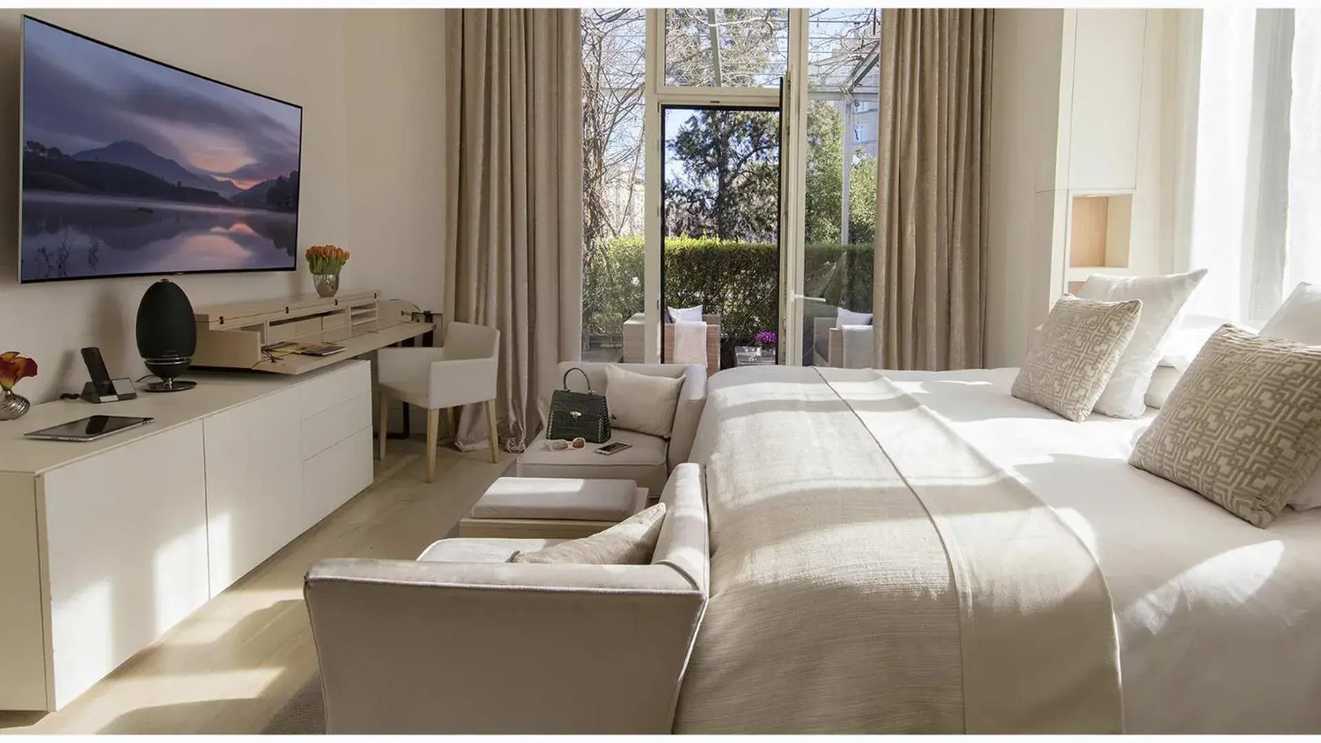 Photo of the whole room, Bed in ABaC H&R Barcelona Monument Photo of the whole room, Bed in ABaC H&R Barcelona Monument