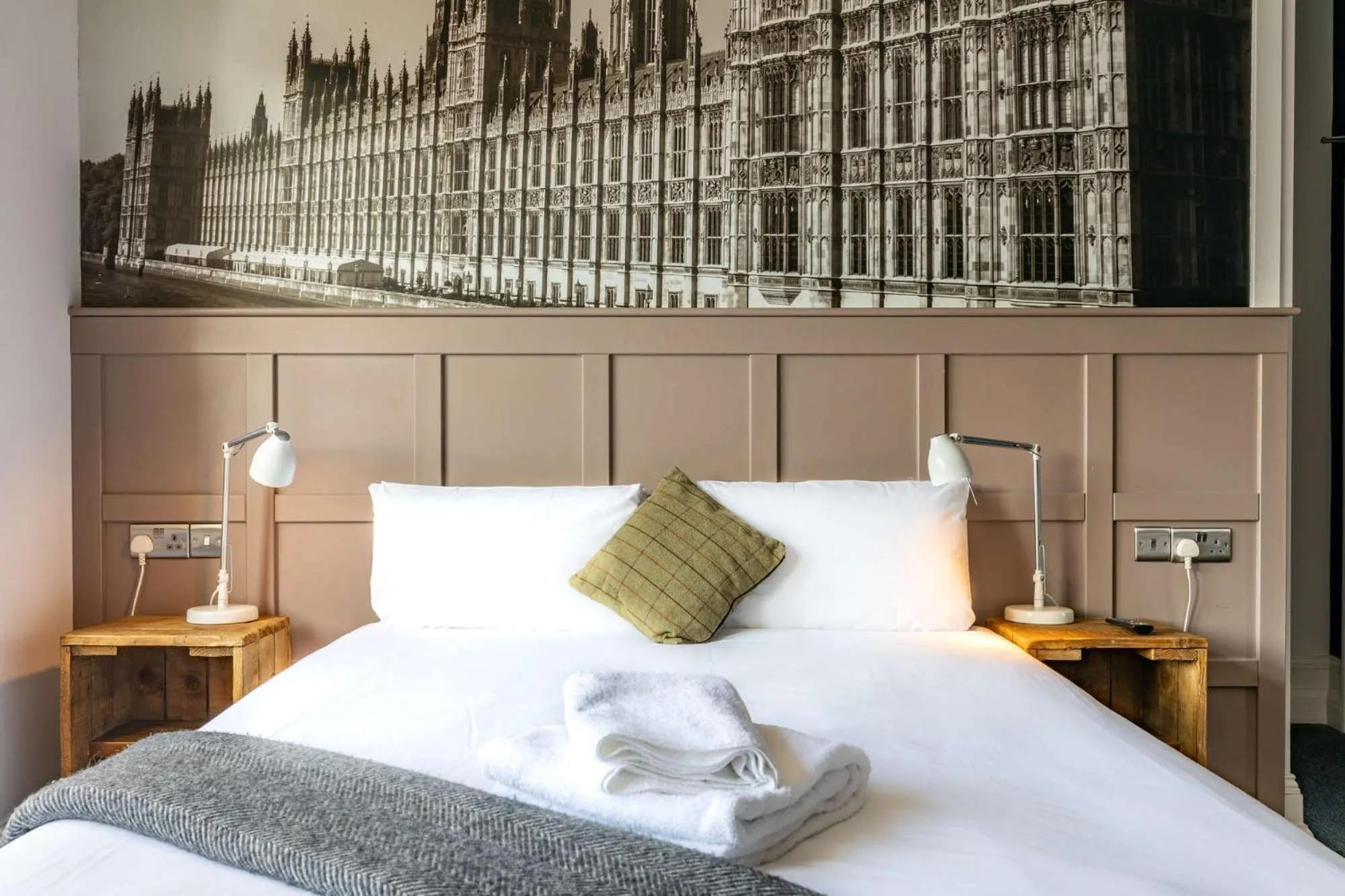 Bedroom, Bed in The Station Hotel