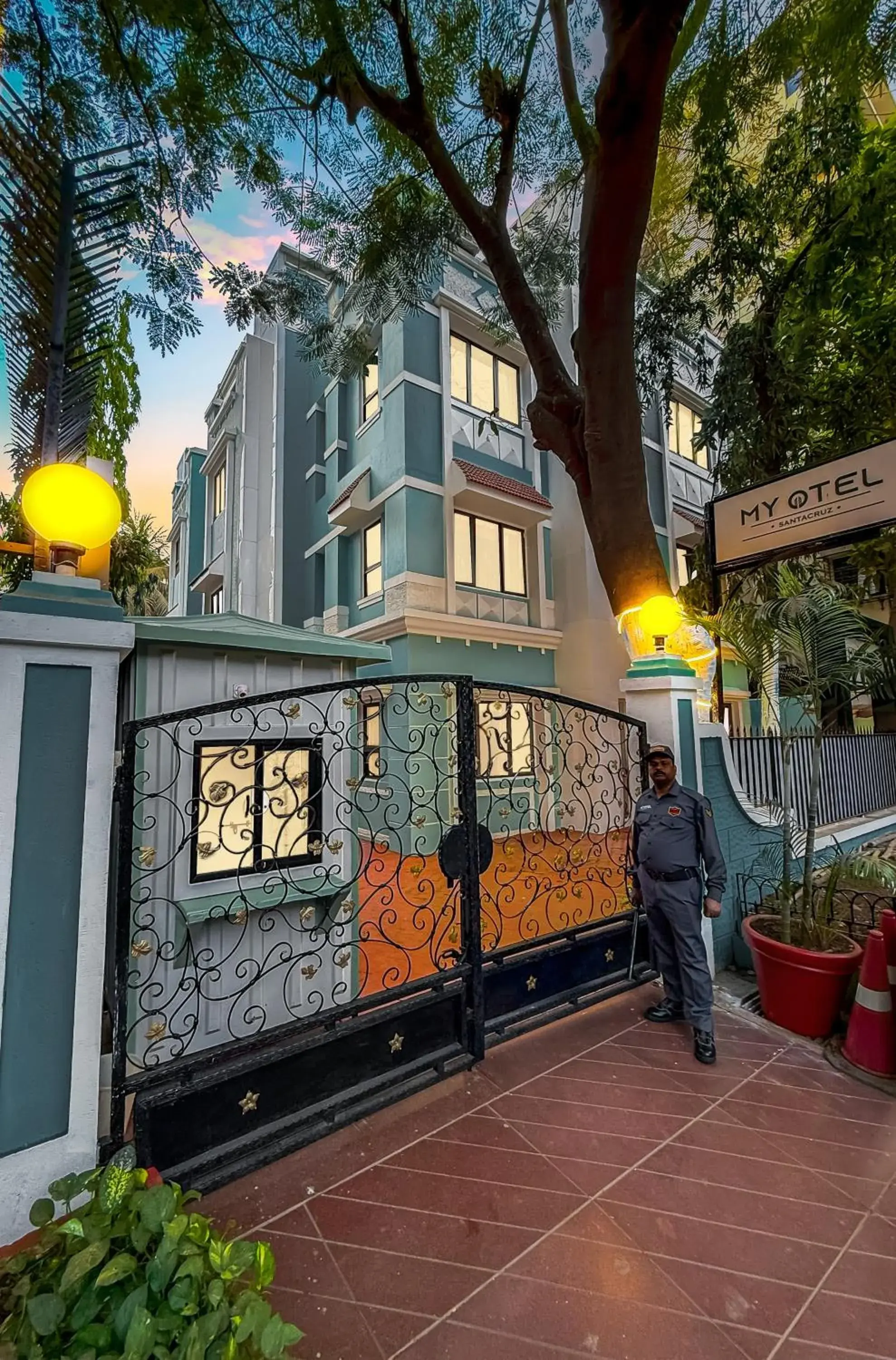 Facade/entrance in MyOtel - Santacruz Facade/entrance in MyOtel - Santacruz