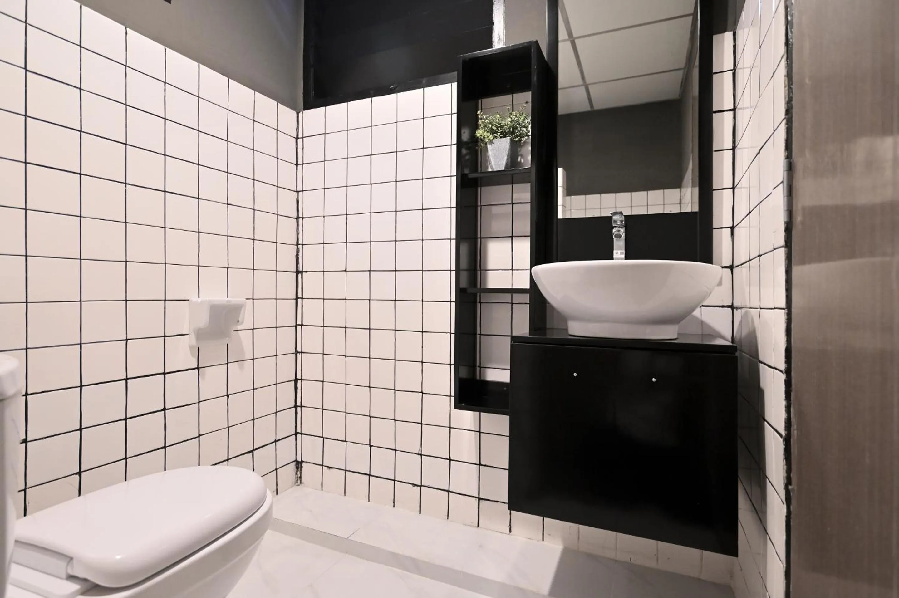 Bathroom in Floton Bangkok Hotel