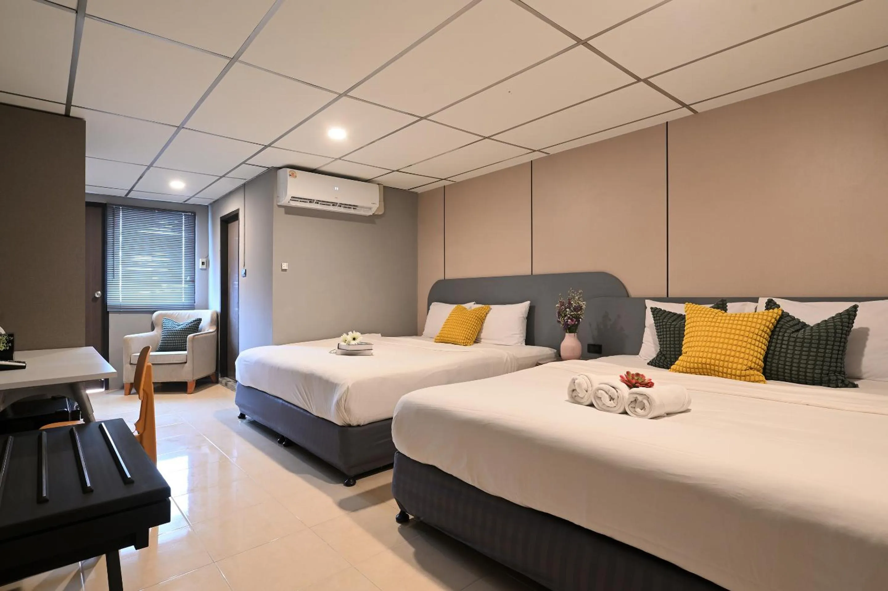 Bed in Floton Bangkok Hotel