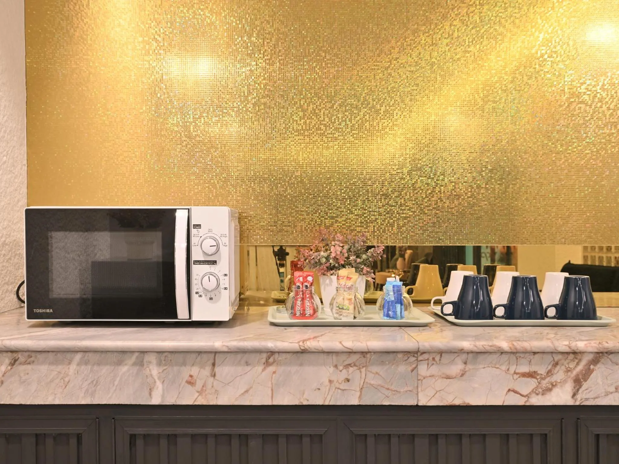 Coffee/tea facilities in Floton Bangkok Hotel