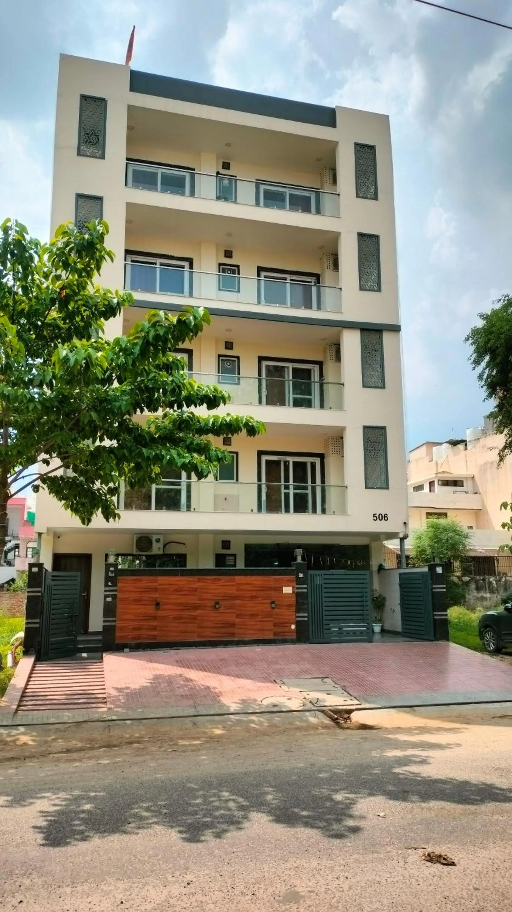 Green Vista Stays Medanta Medicity