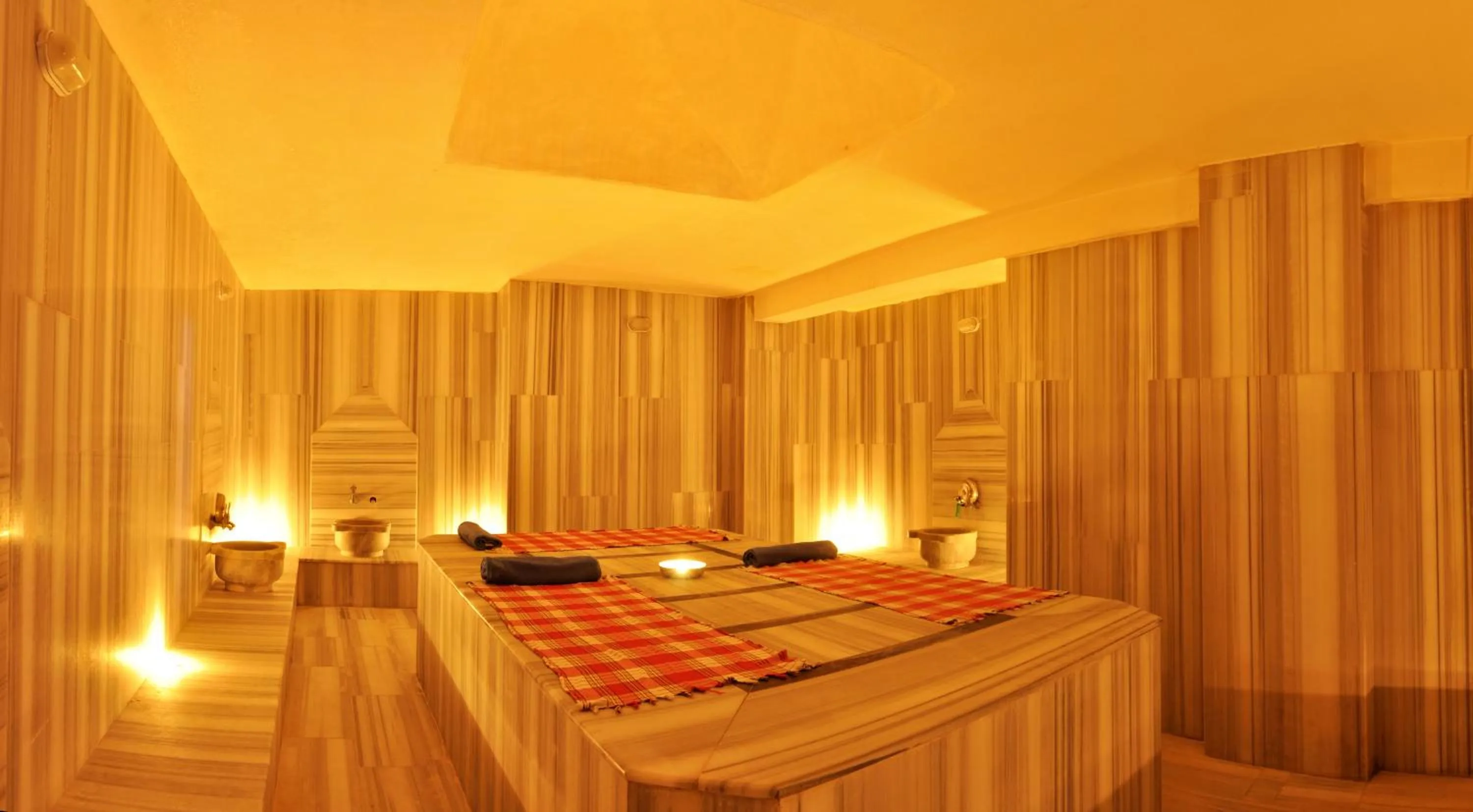 Spring, Bed in Erkal Resort Hotel