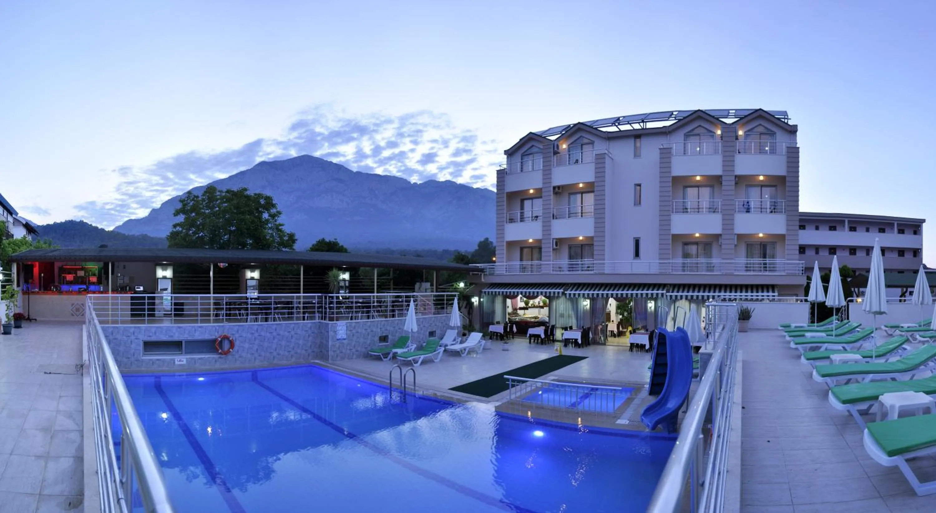 Restaurant/places to eat in Erkal Resort Hotel