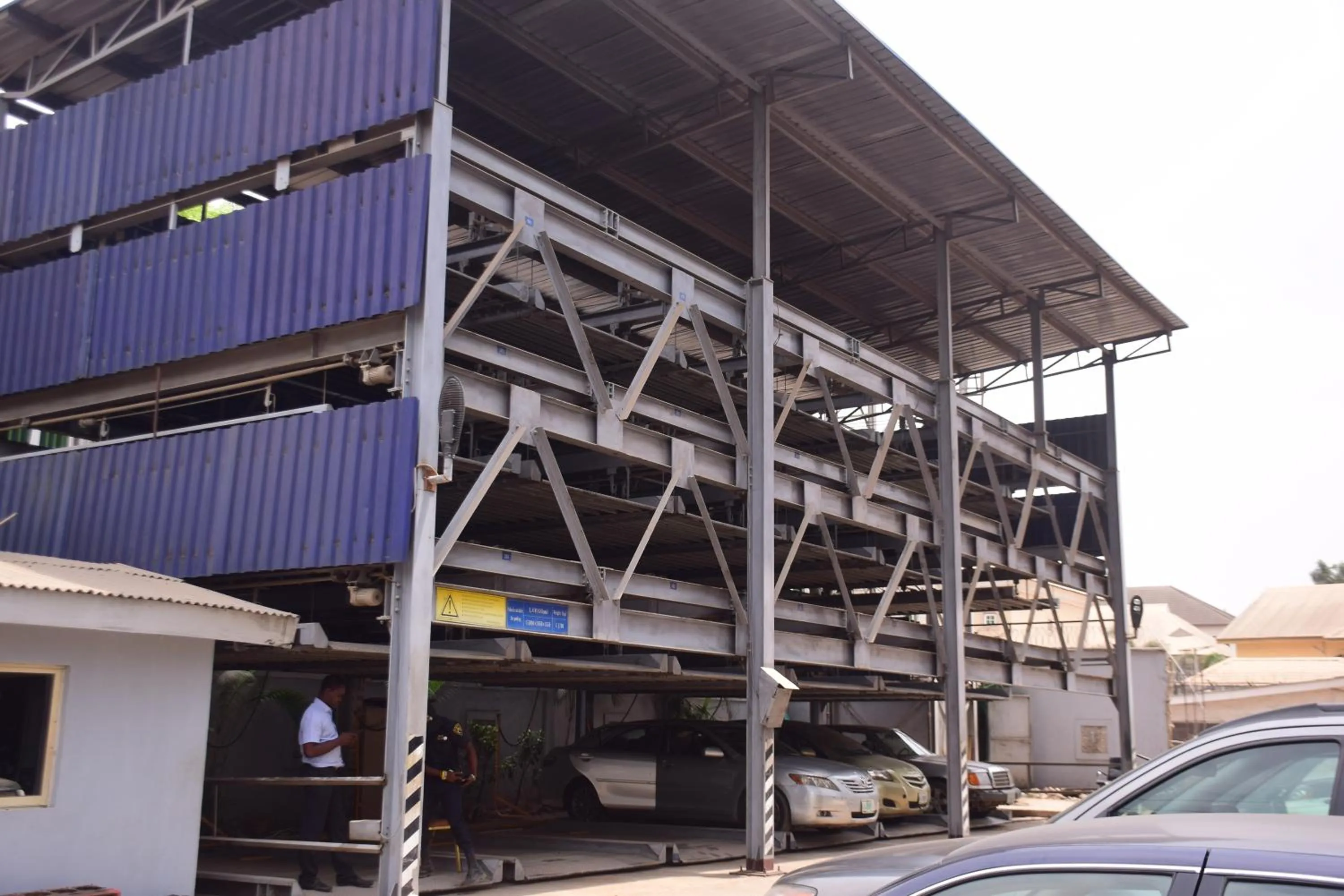 Property building in GolfView Suites & Conference Center