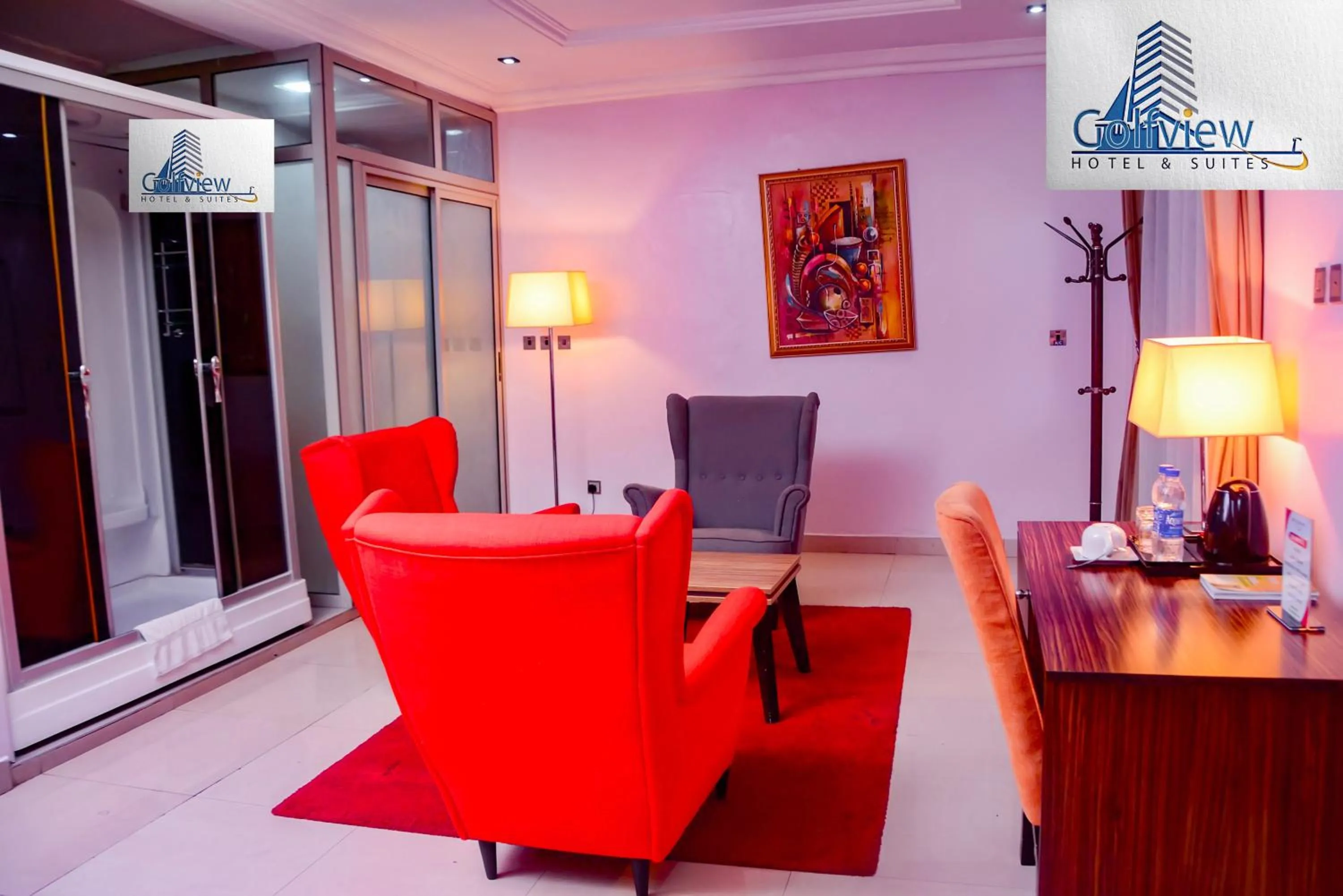 Living room in GolfView Suites & Conference Center