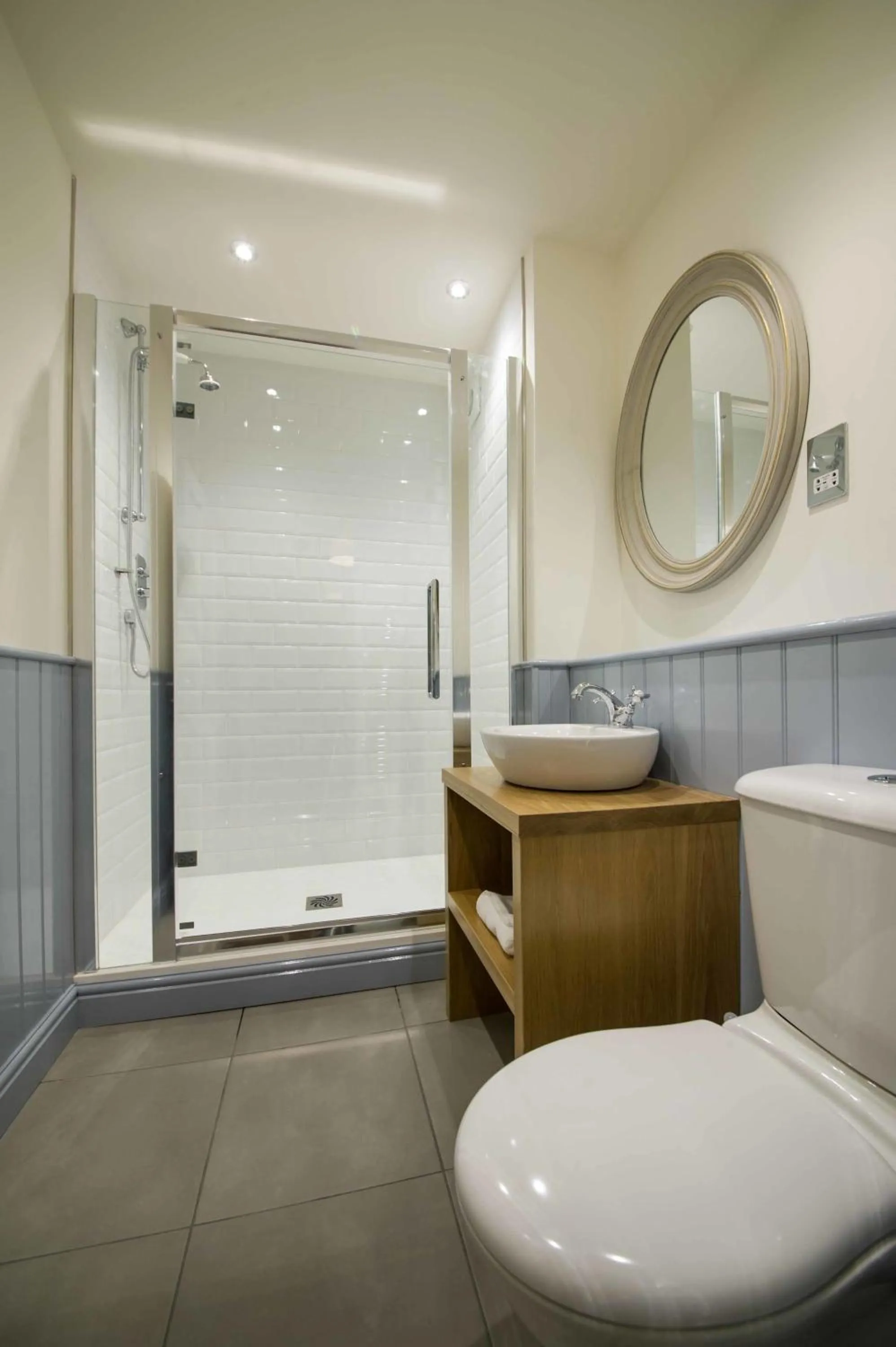 Bathroom in The Hare and Hounds, Levens