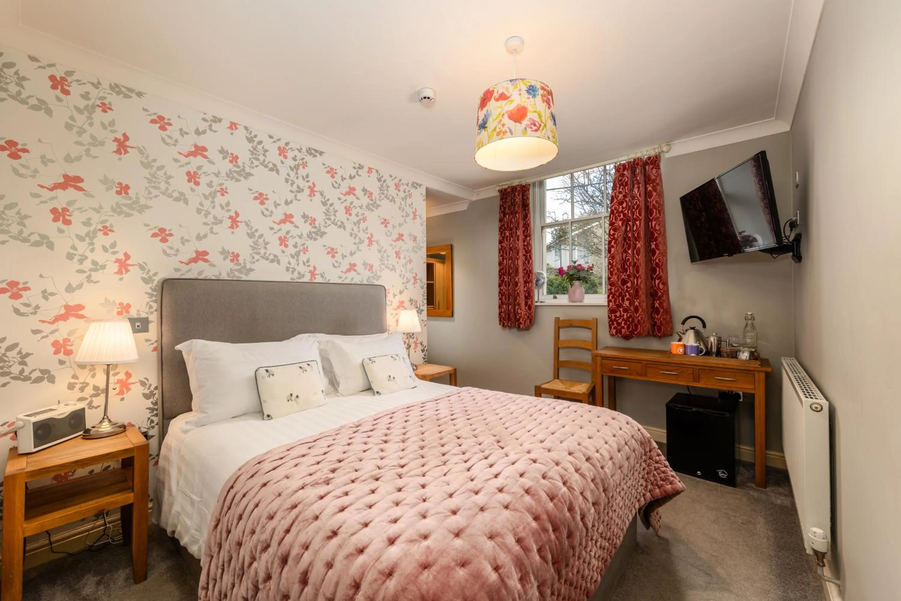 Bed in The Hare and Hounds, Levens