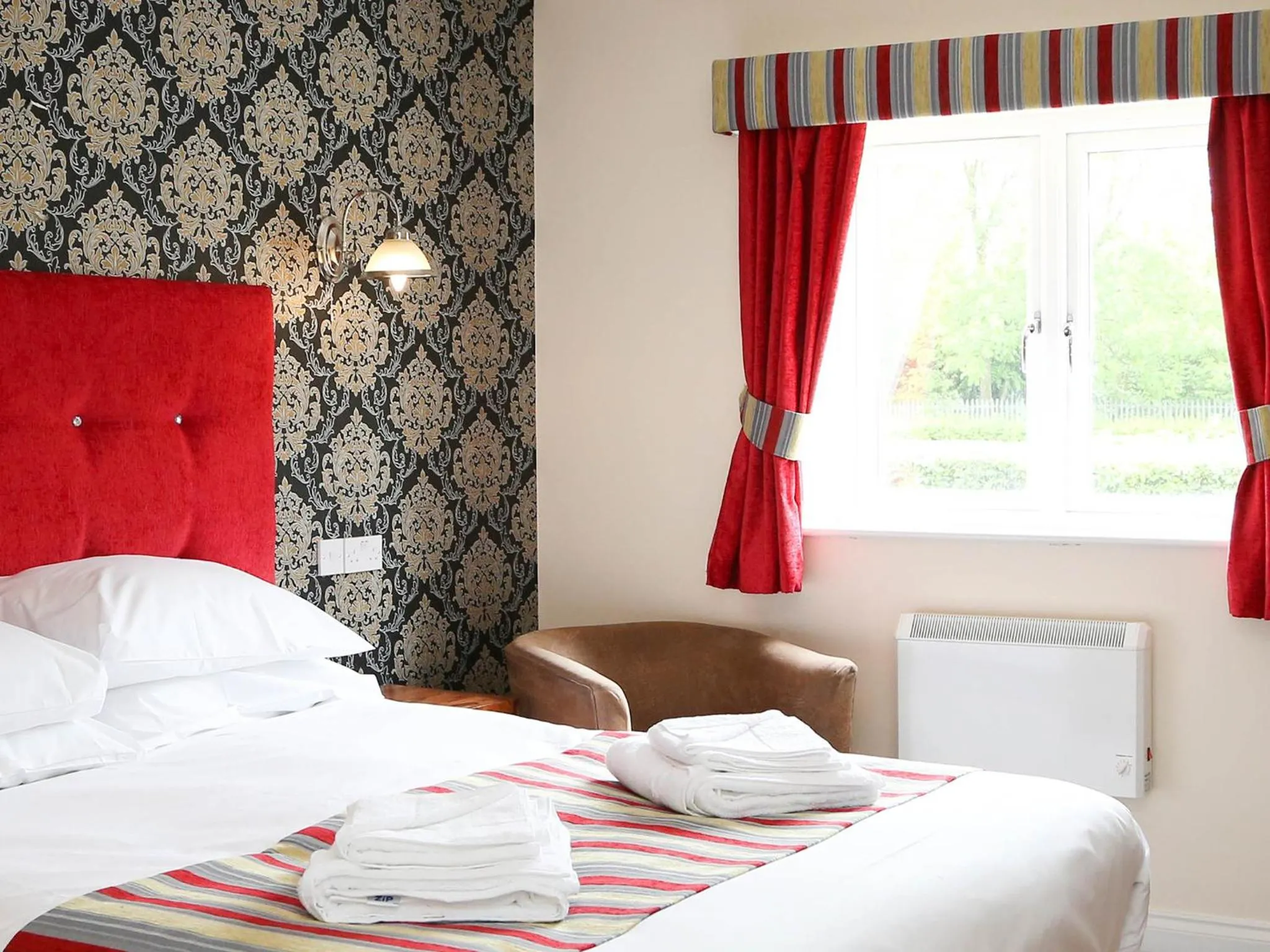 Bedroom, Bed in Cuttle Bridge Inn Hotel - NEC / Birmingham Airport