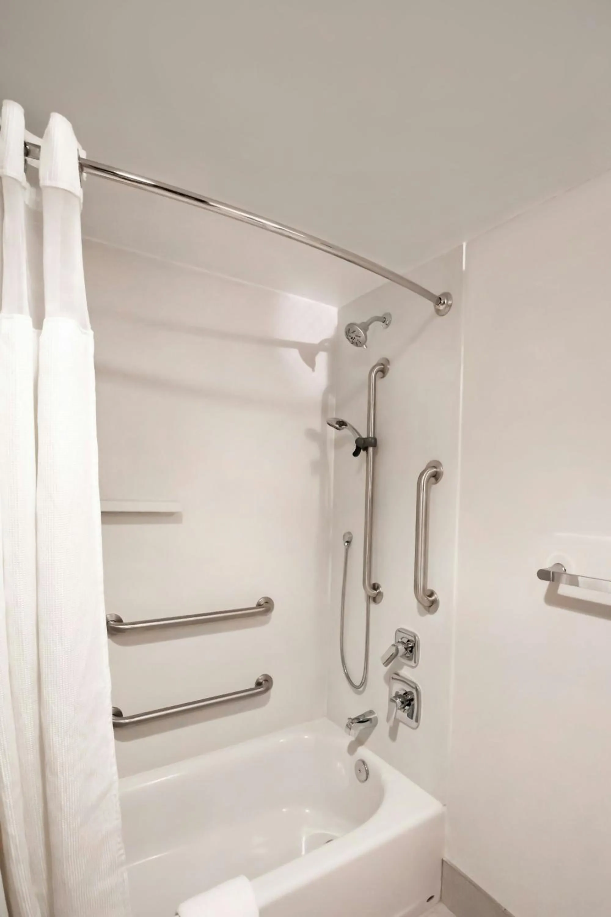 Bathroom in Fairfield by Marriott Inn & Suites Louisville Airport