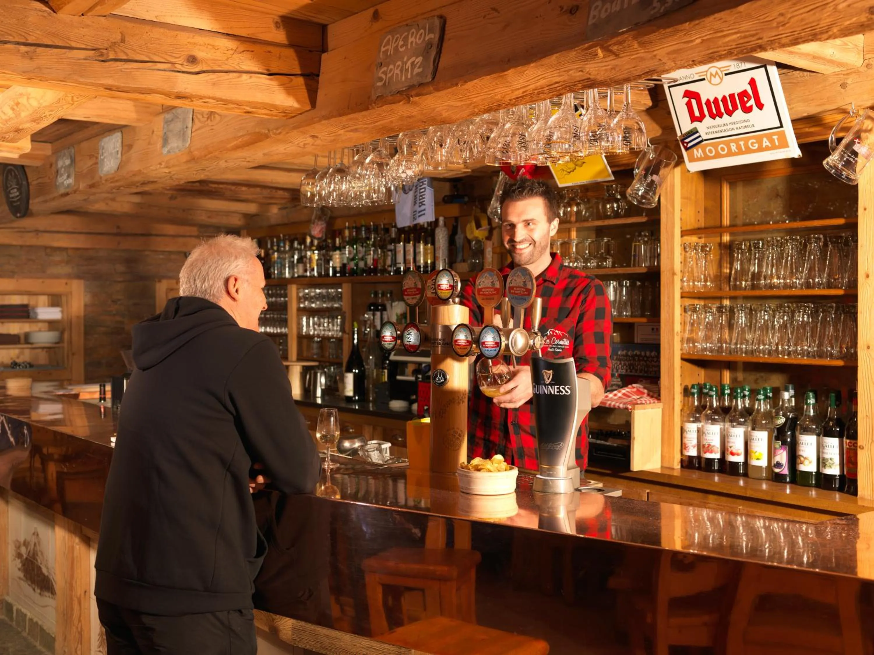 Lounge or bar in Les Cornettes