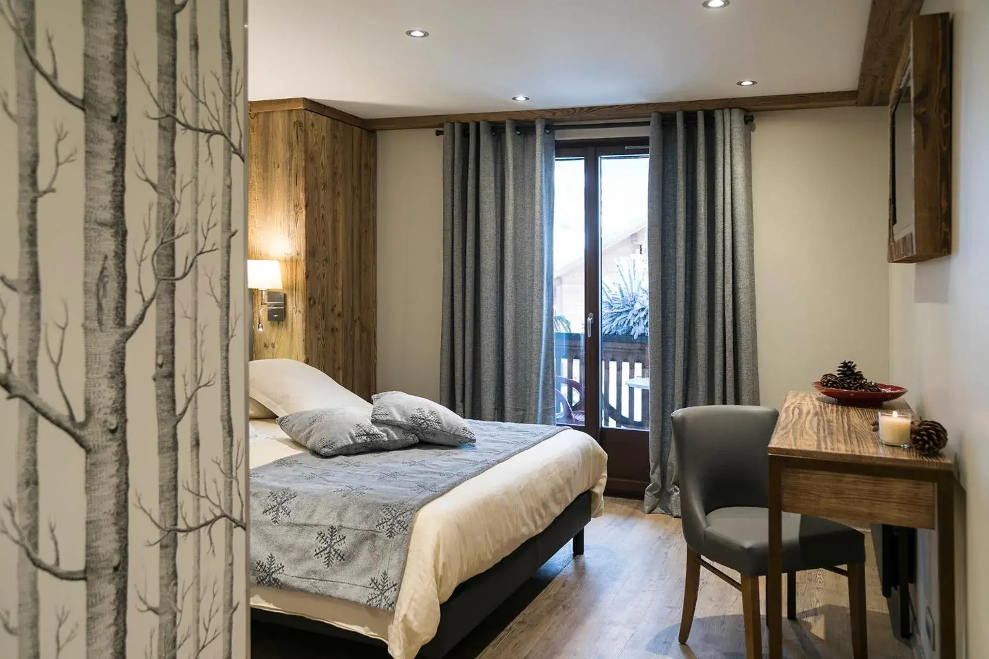 Double Room with Balcony in Les Cornettes Double Room with Balcony in Les Cornettes