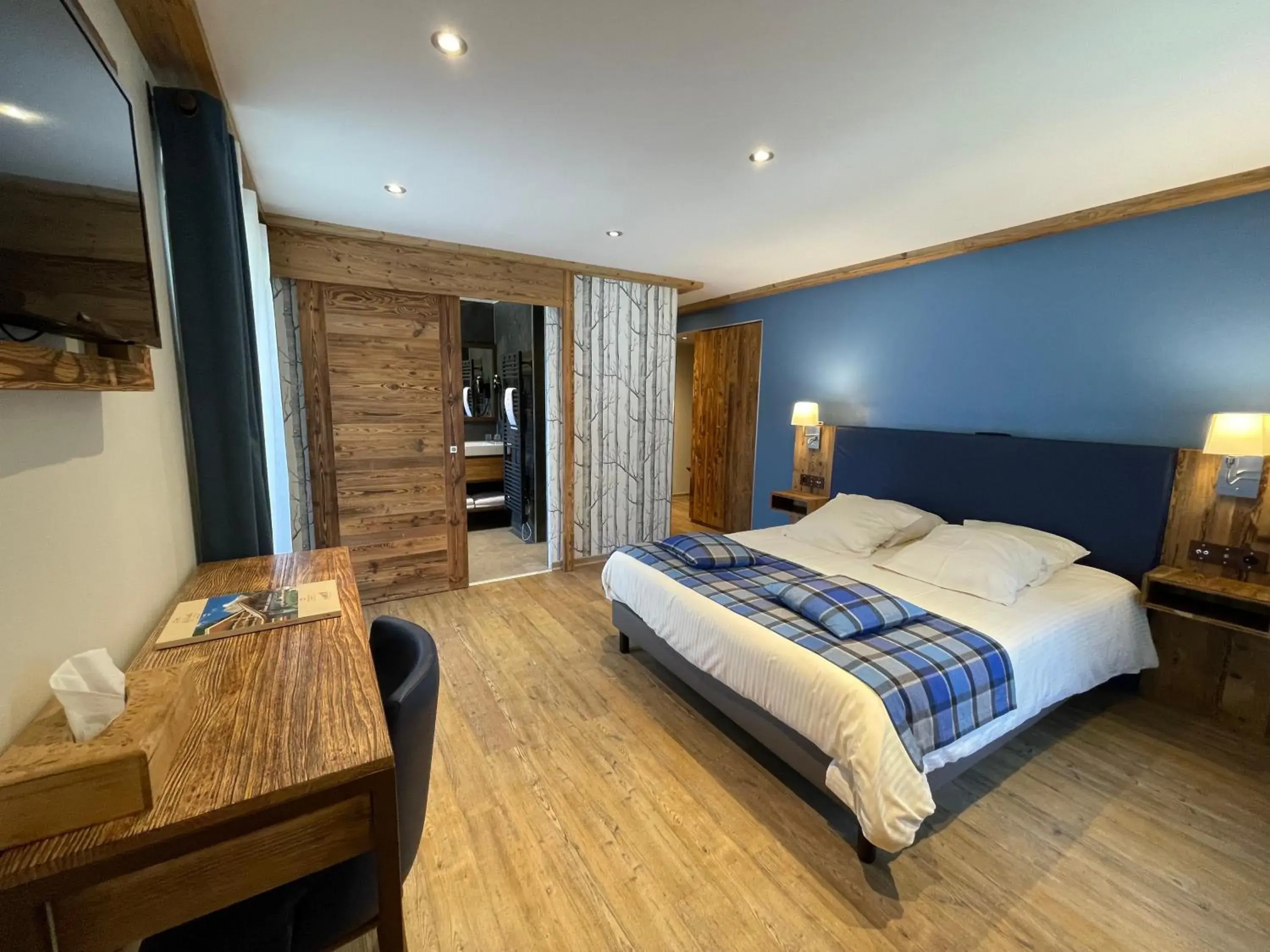 Double Room with Balcony in Les Cornettes Double Room with Balcony in Les Cornettes