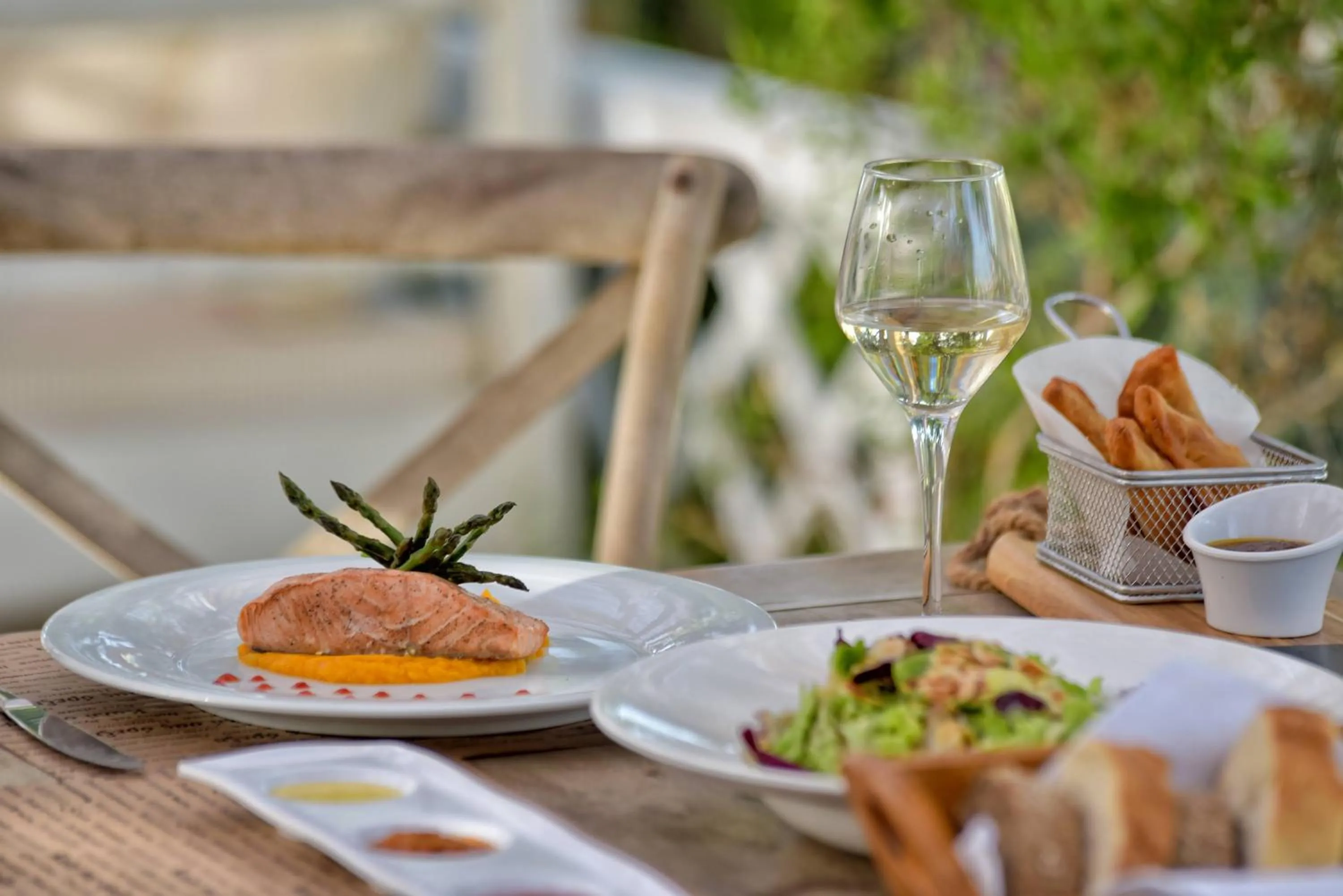 Restaurant/places to eat in Georgia's Garden by Omilos Hotels