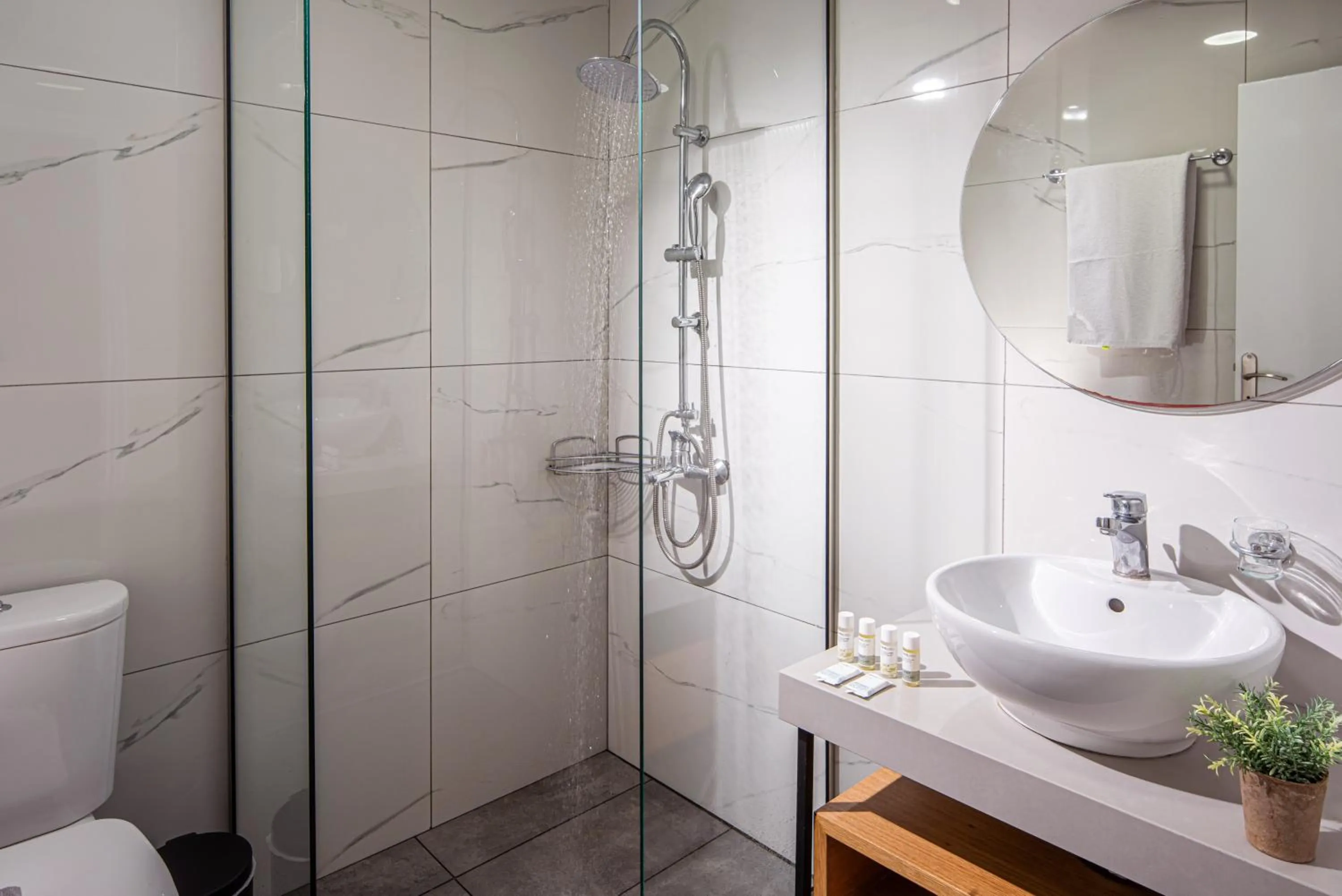 Shower in Georgia's Garden by Omilos Hotels