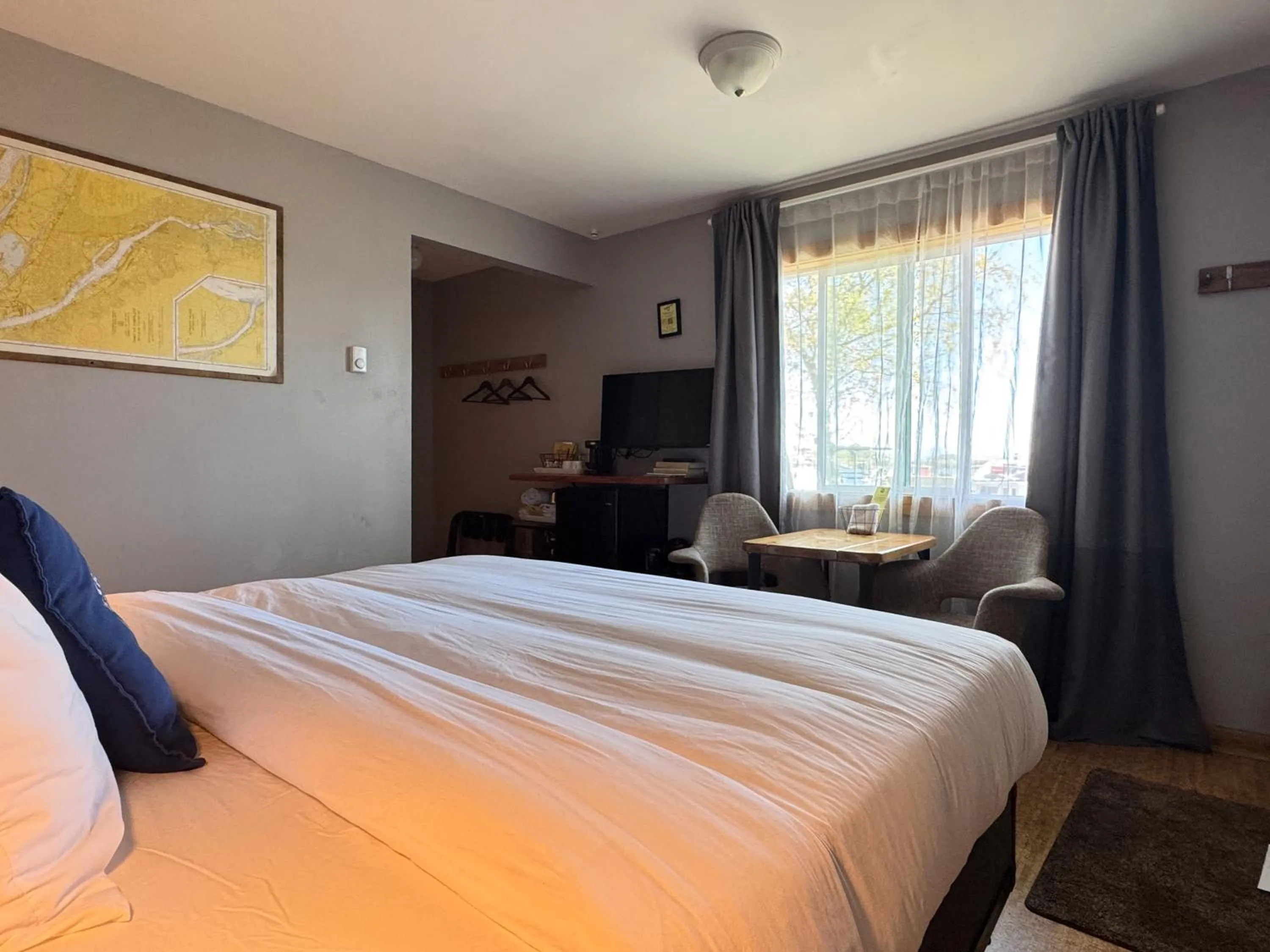 Bedroom, Bed in Salt Hotel & Pub