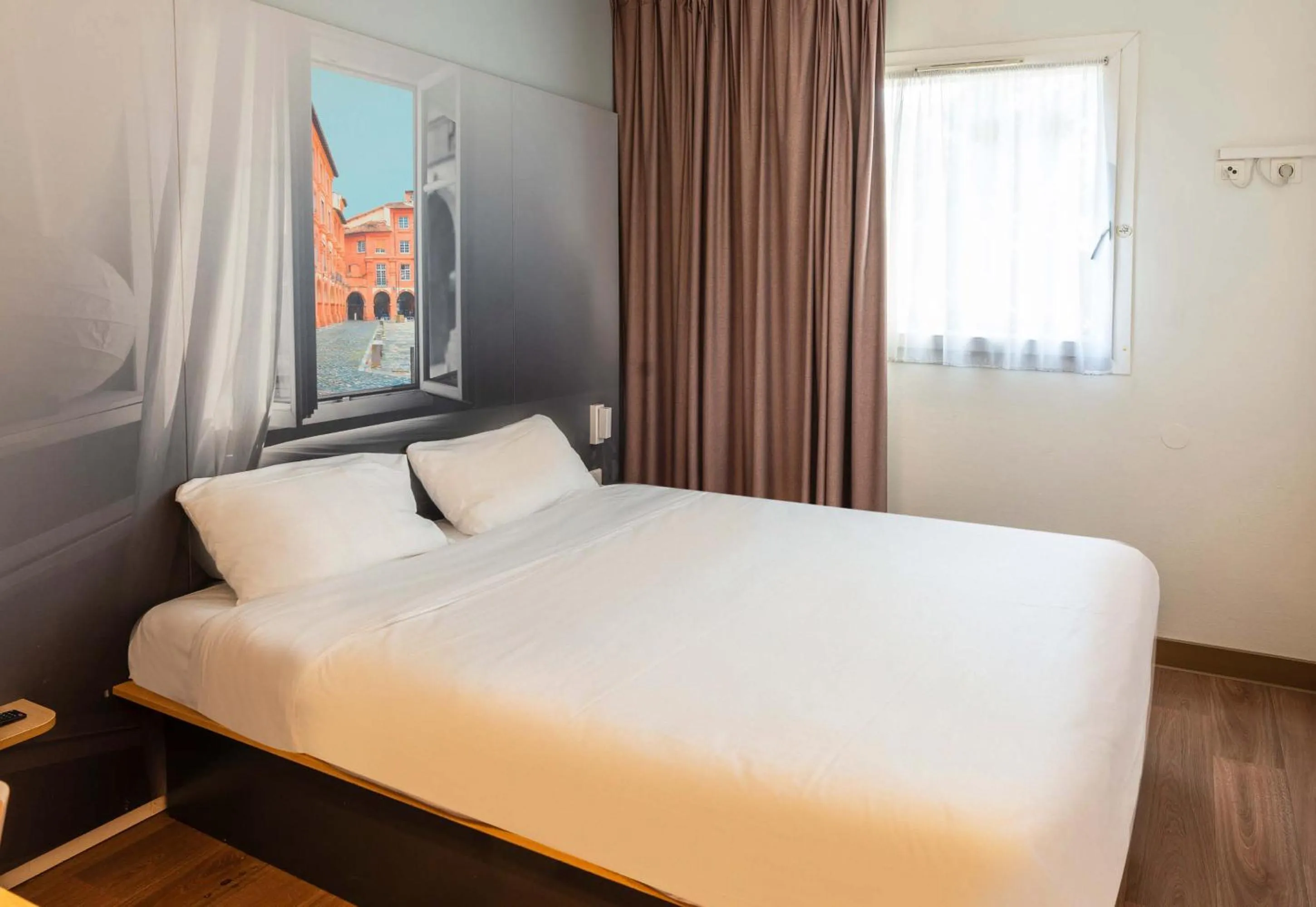 Bedroom, Bed in B&B HOTEL Montauban