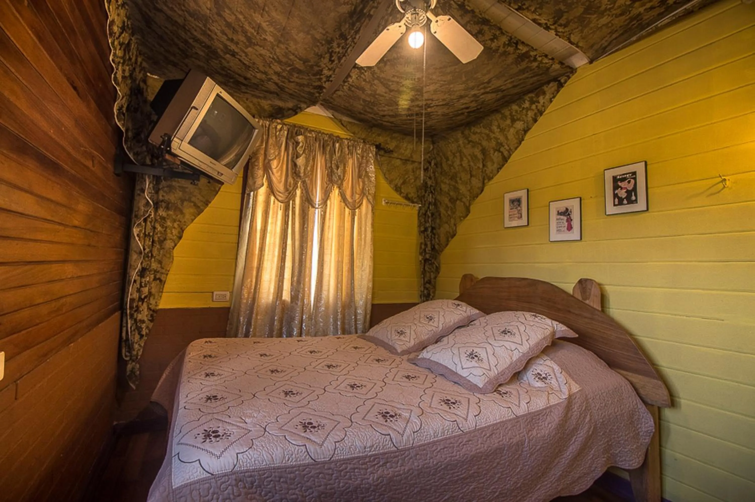 Bed in Casa Antigua Hotel