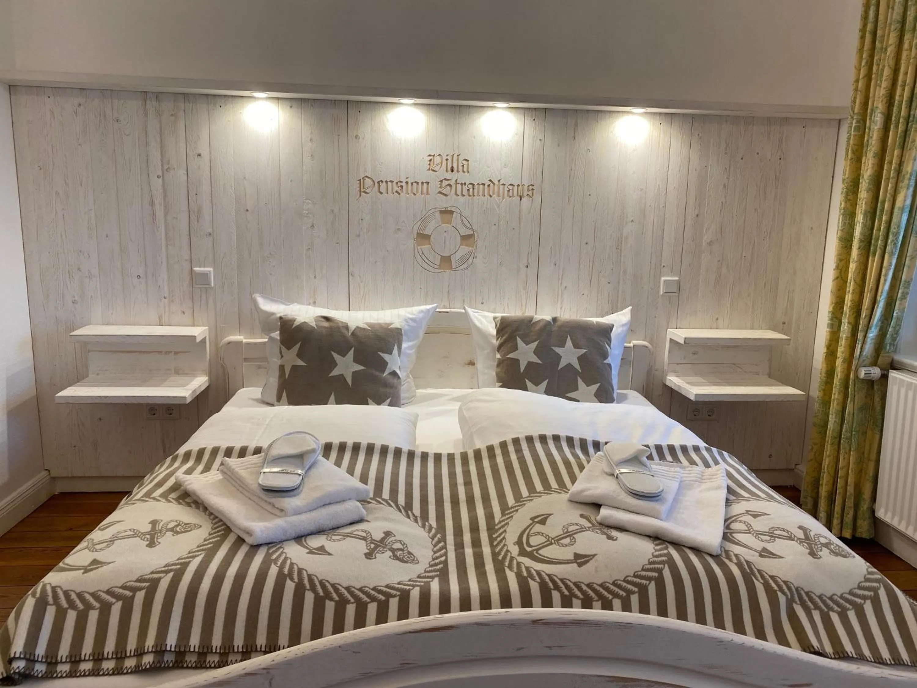 Photo of the whole room, Bed in Villa Pension Strandhaus - adults only