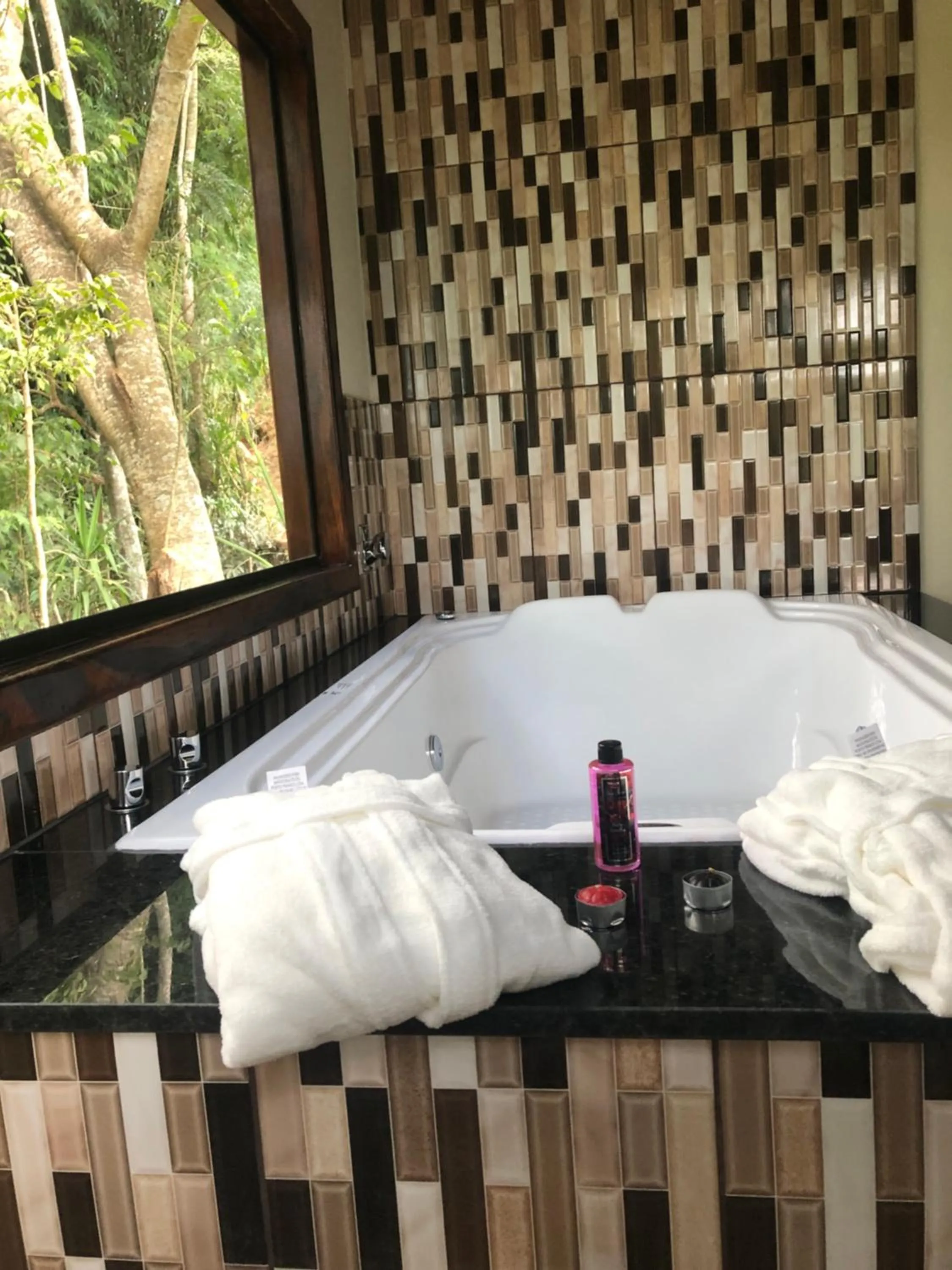 Hot Tub in Pousada Vale dos Sonhos