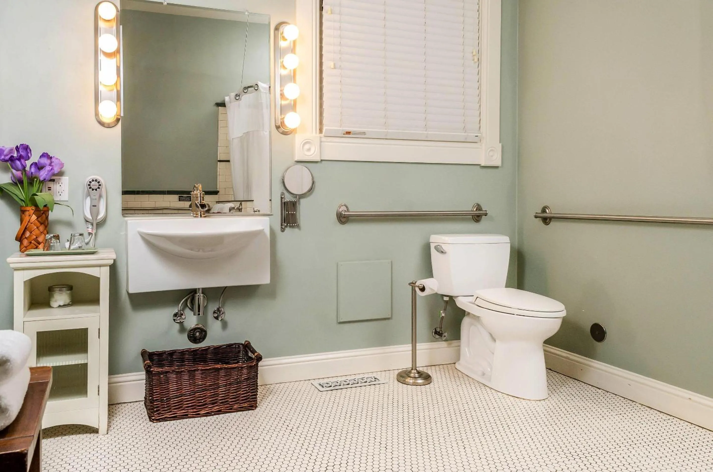 Bedroom in Hotel Napa Valley, an Ascend Collection Hotel
