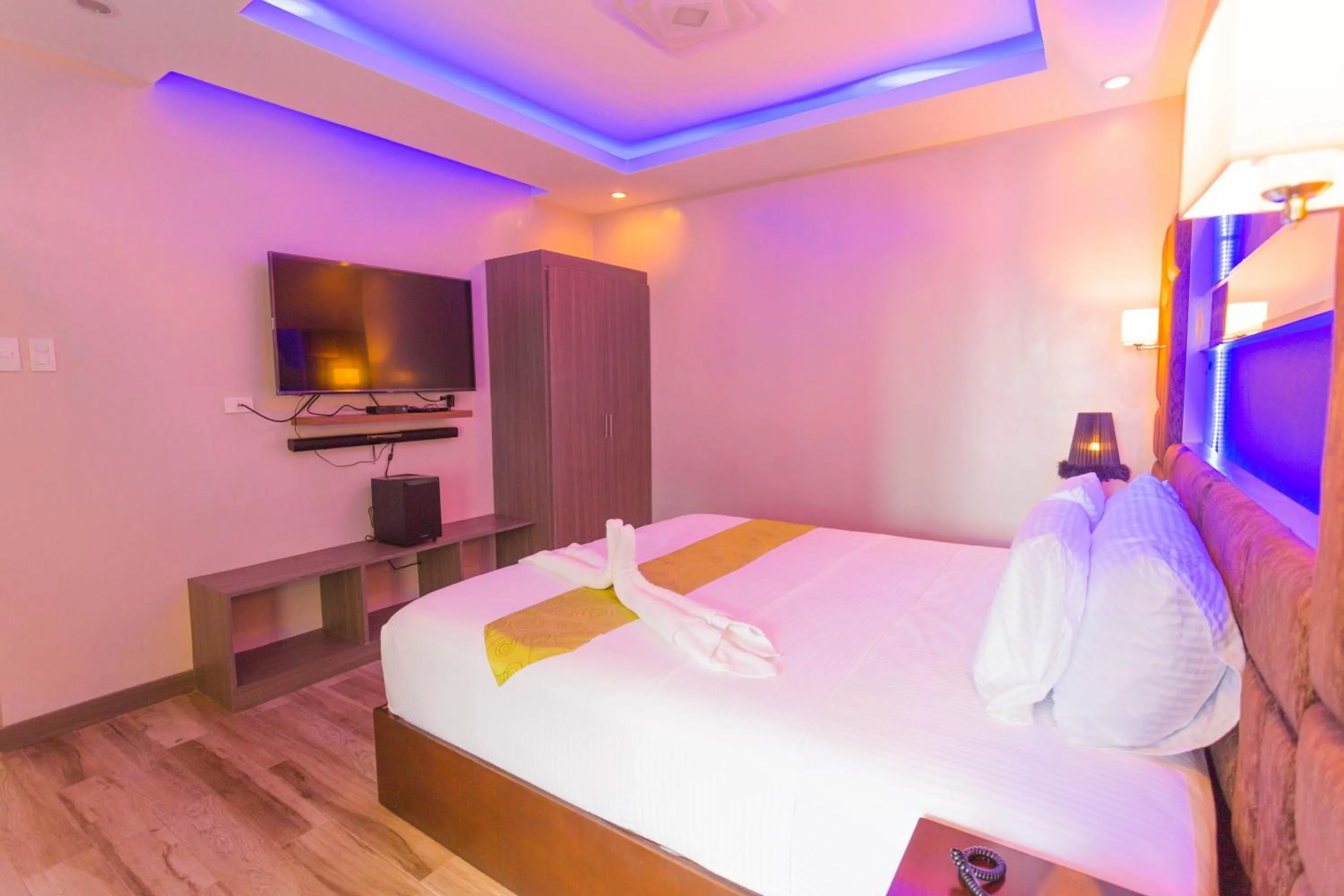Bedroom, Bed in CF Grand Central