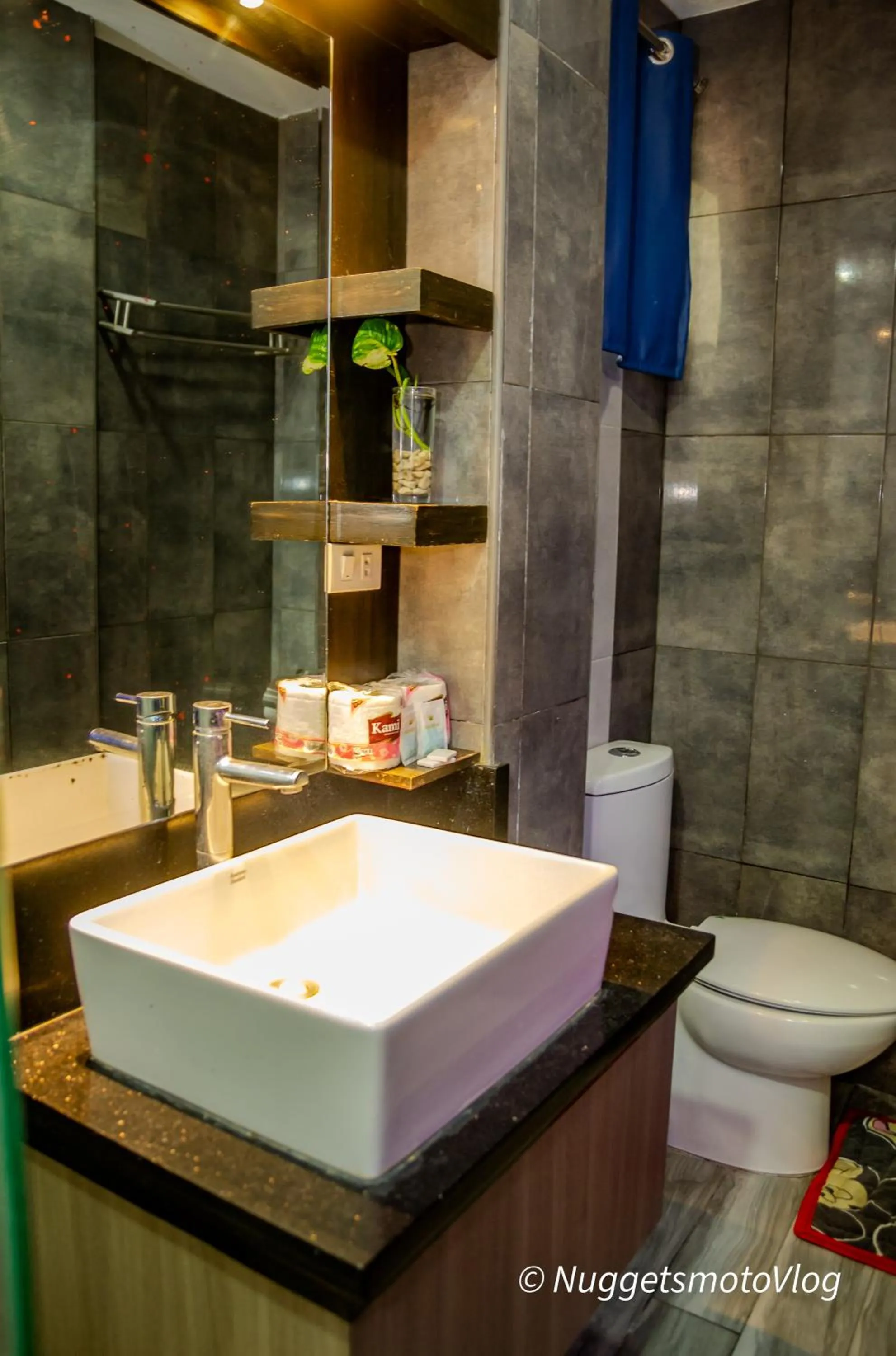 Bathroom in CF Grand Central
