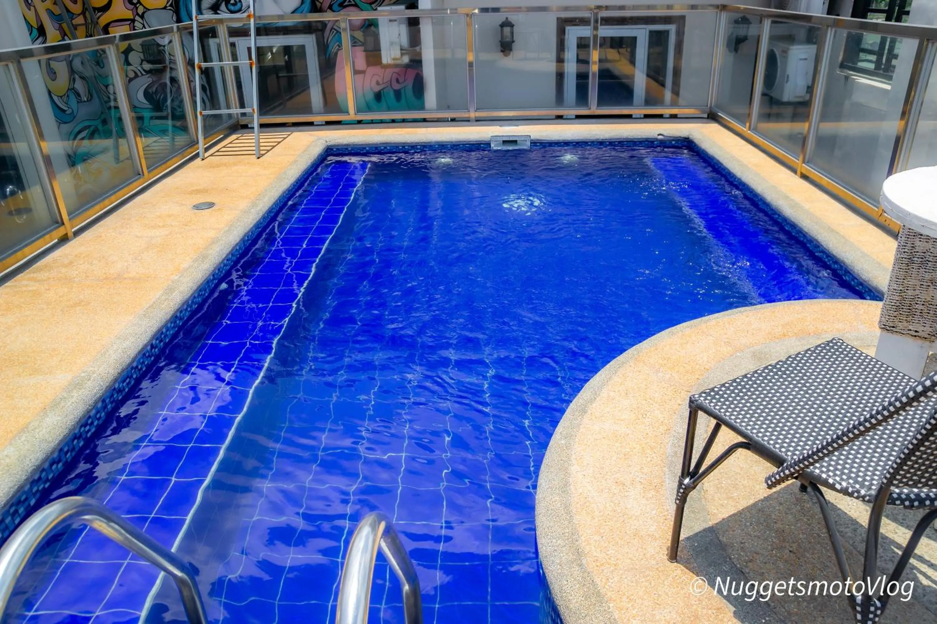 Swimming pool in CF Grand Central