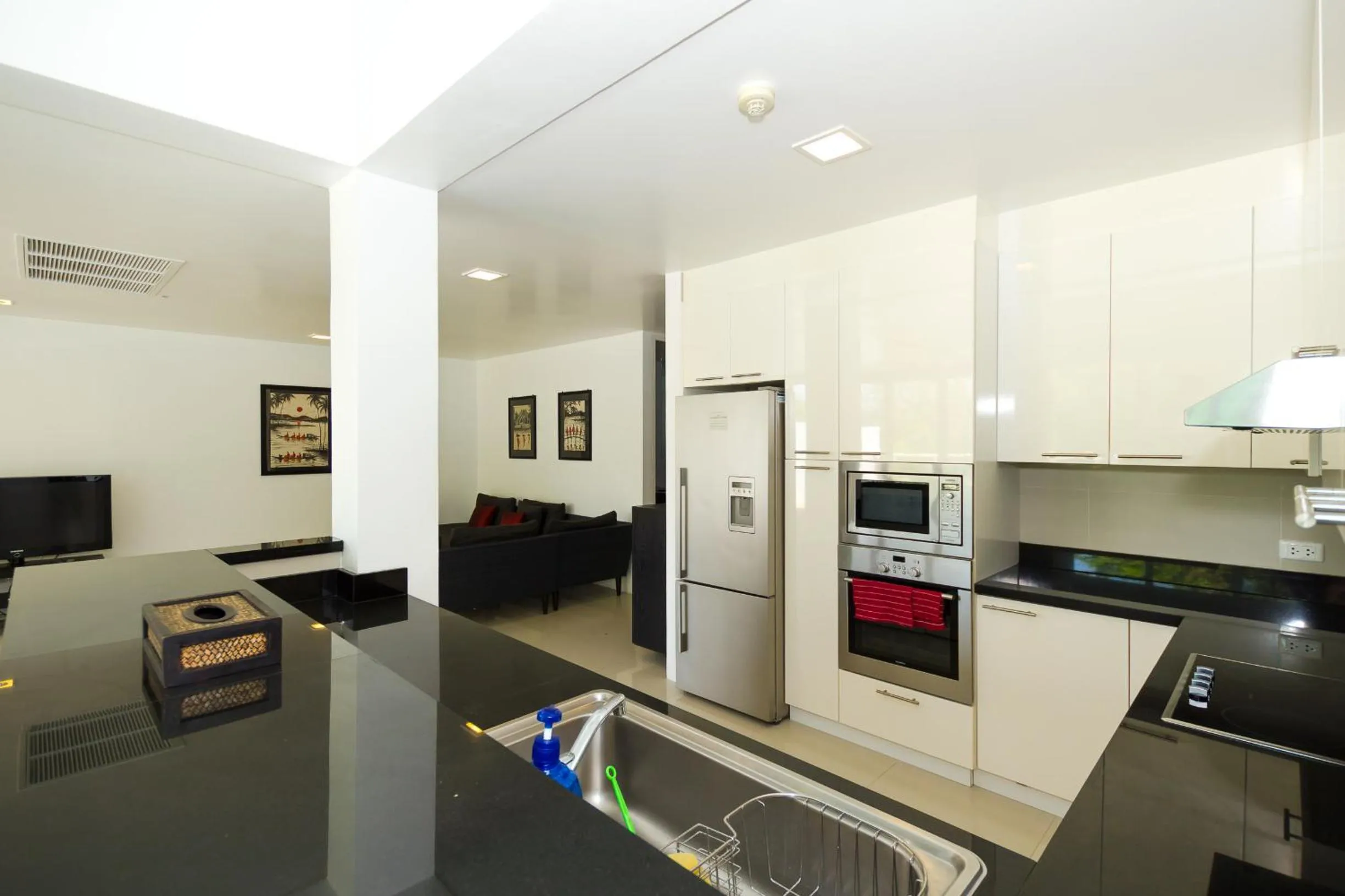 Kitchen or kitchenette in Jirana Patong