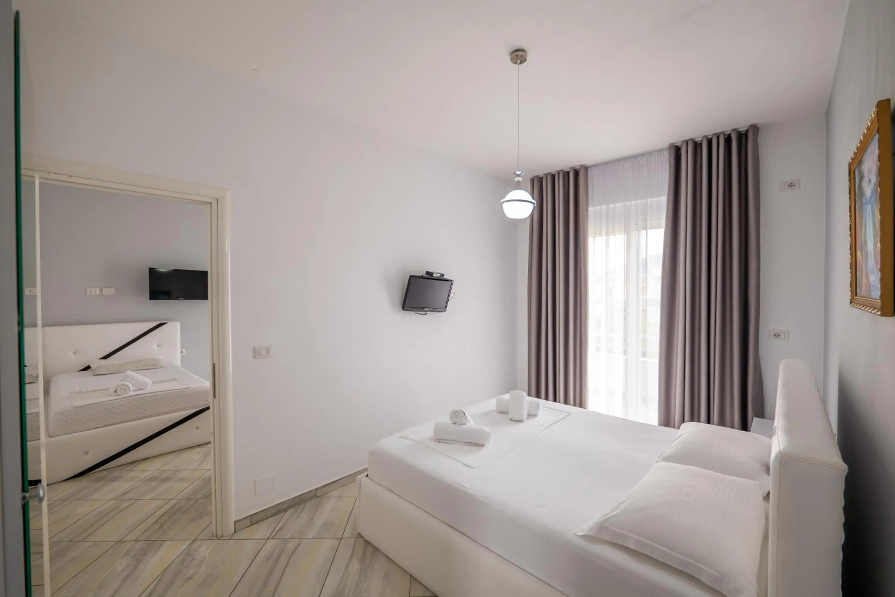Photo of the whole room, Bed in Hotel Artur2
