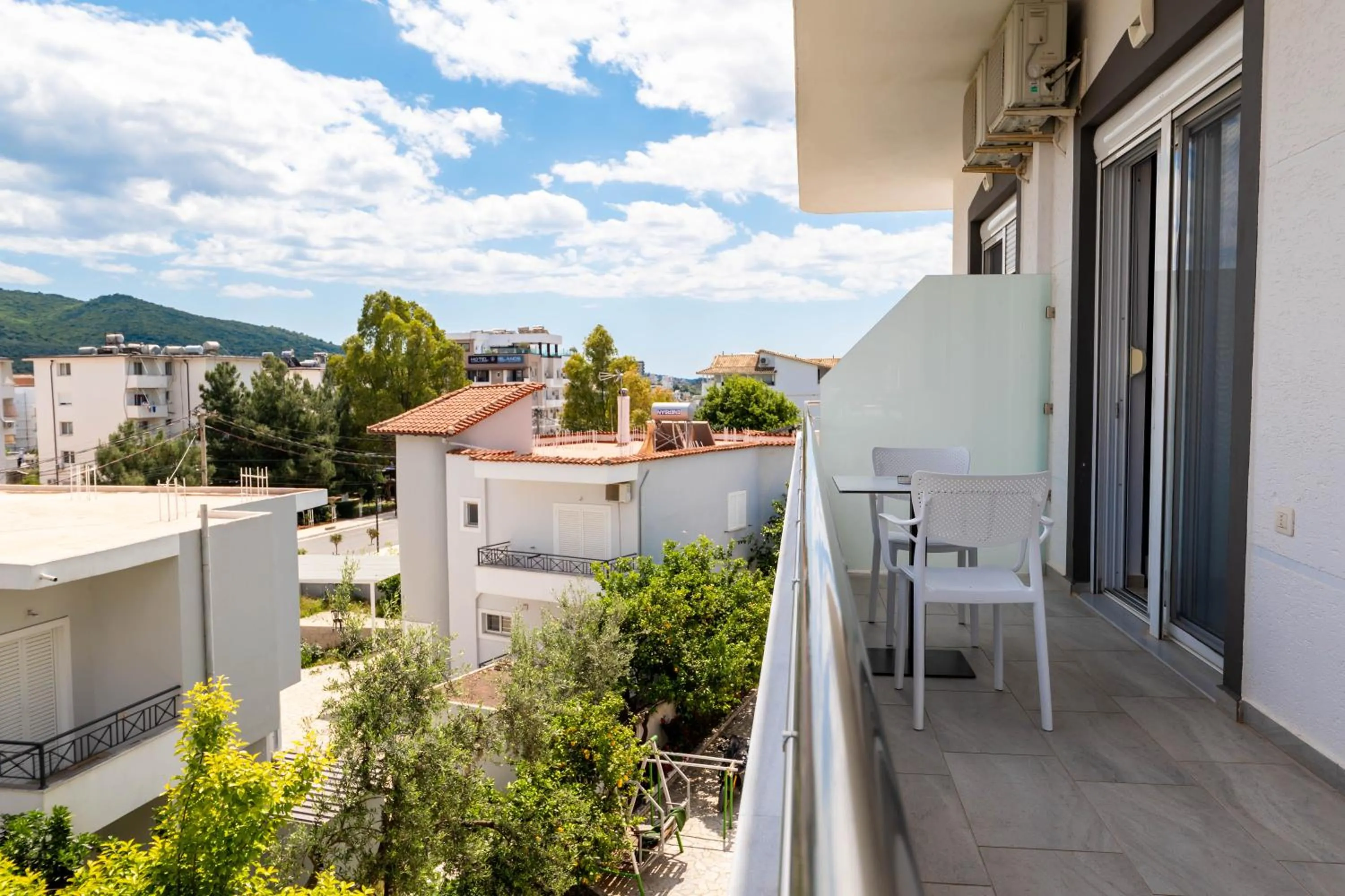 Property building in Hotel Artur2