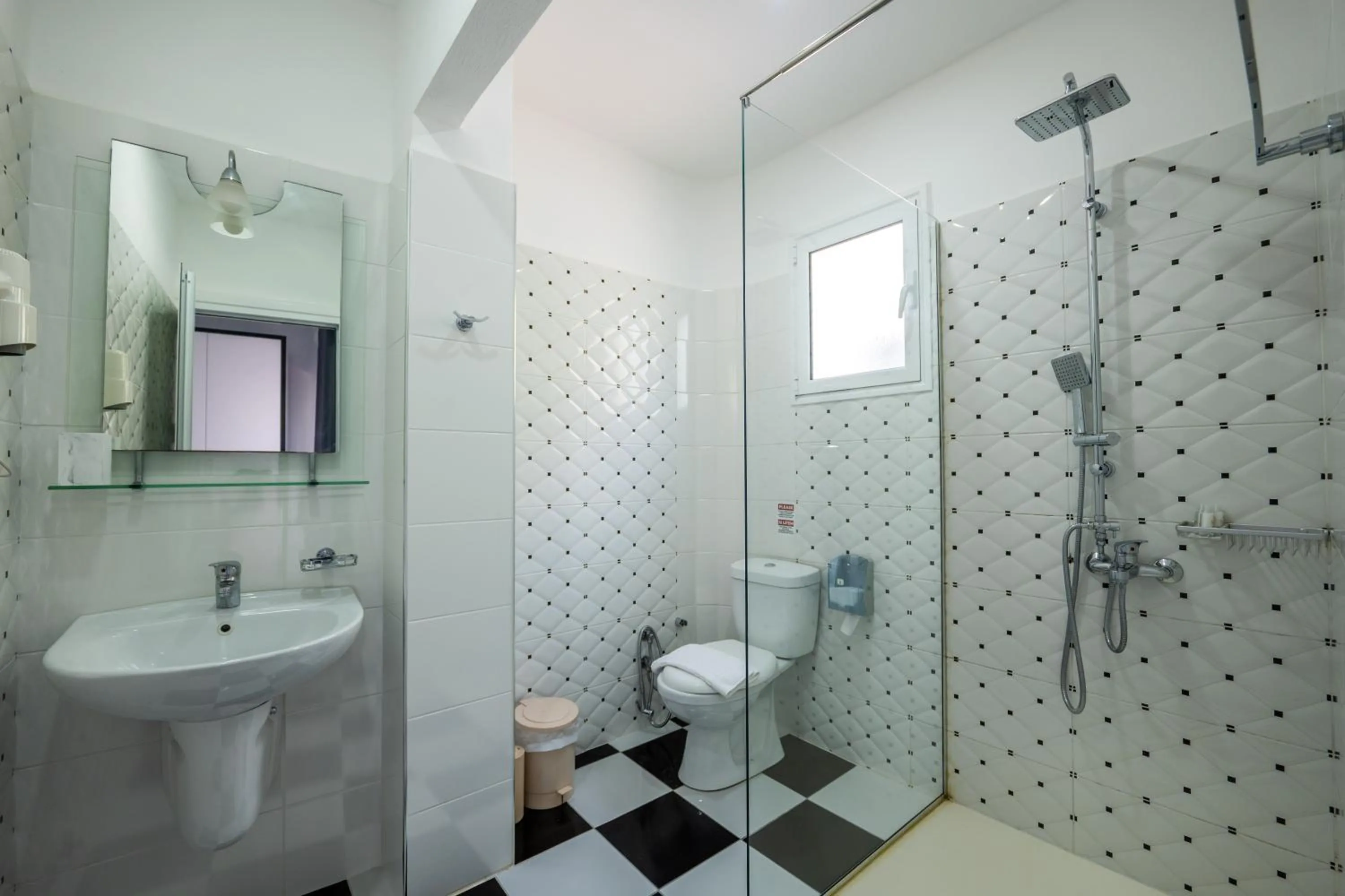 Shower in Hotel Artur2