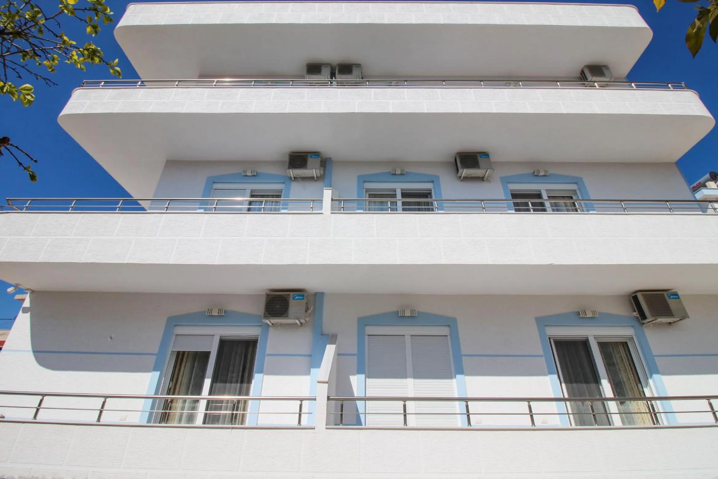 Property building in Hotel Artur2
