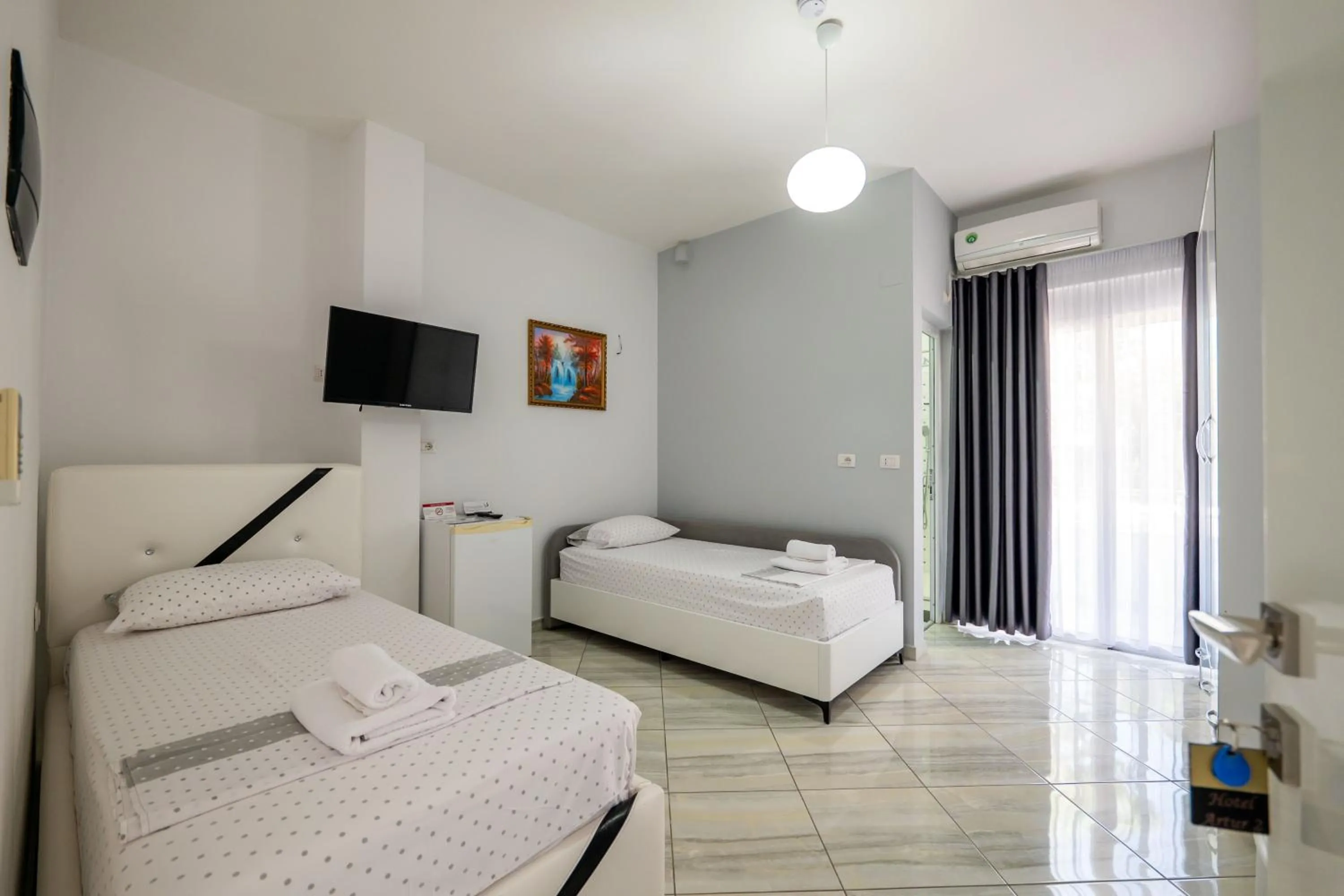 TV and multimedia, Bed in Hotel Artur2