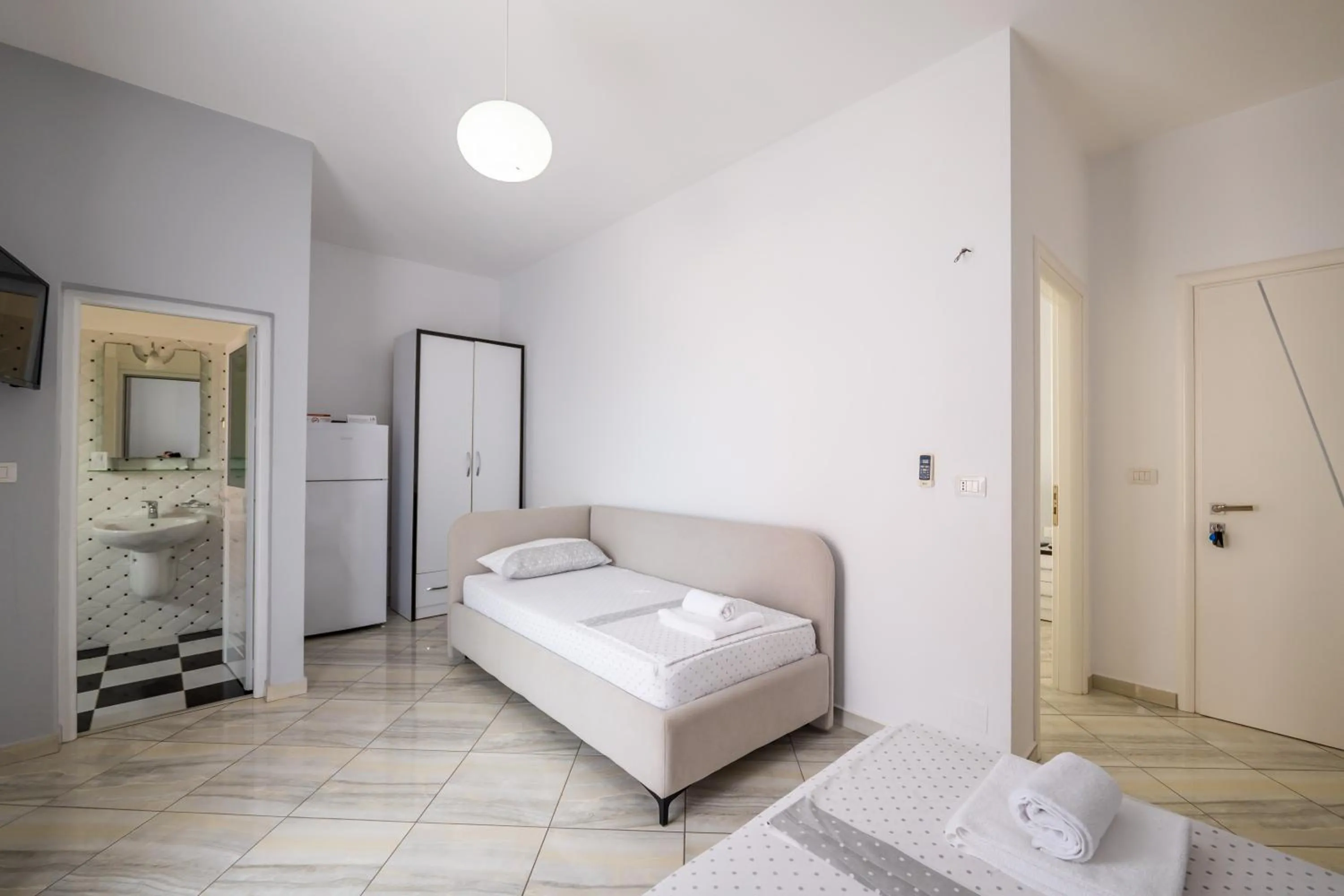 Photo of the whole room, Bed in Hotel Artur2