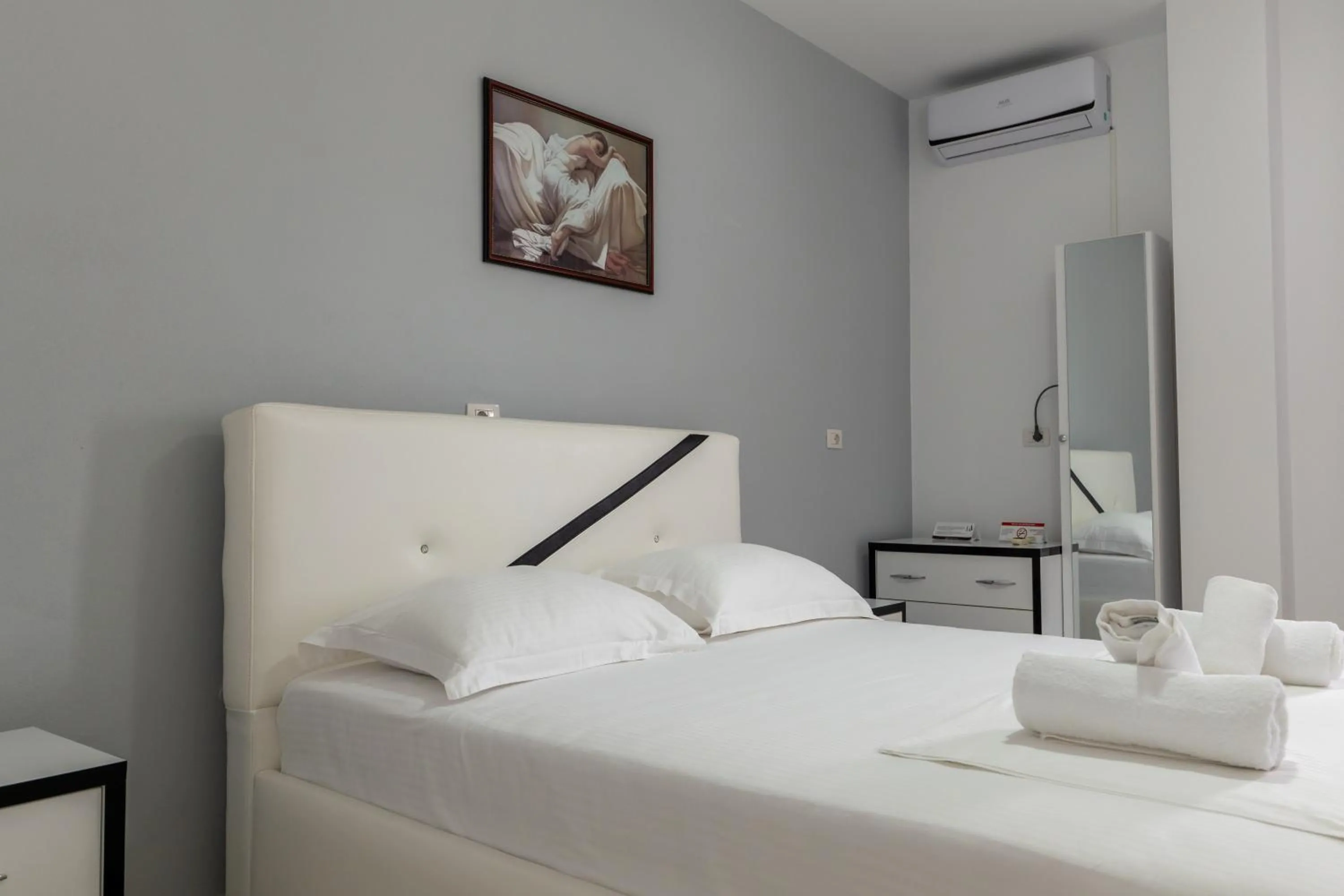 Bedroom, Bed in Hotel Artur2