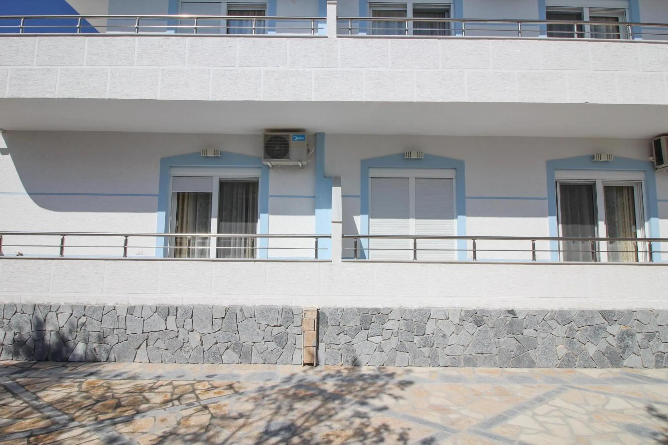 Property building in Hotel Artur2