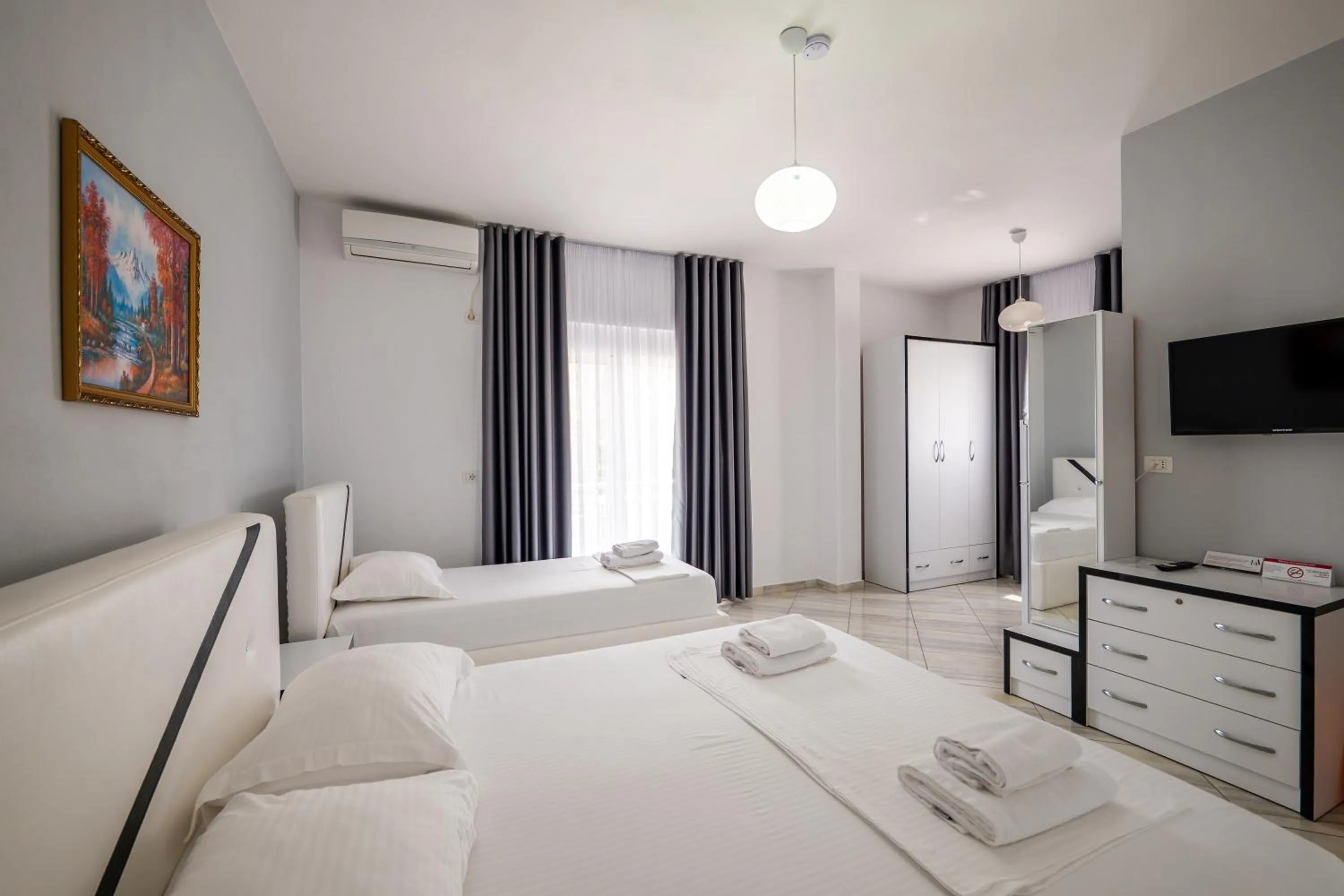 TV and multimedia, Bed in Hotel Artur2