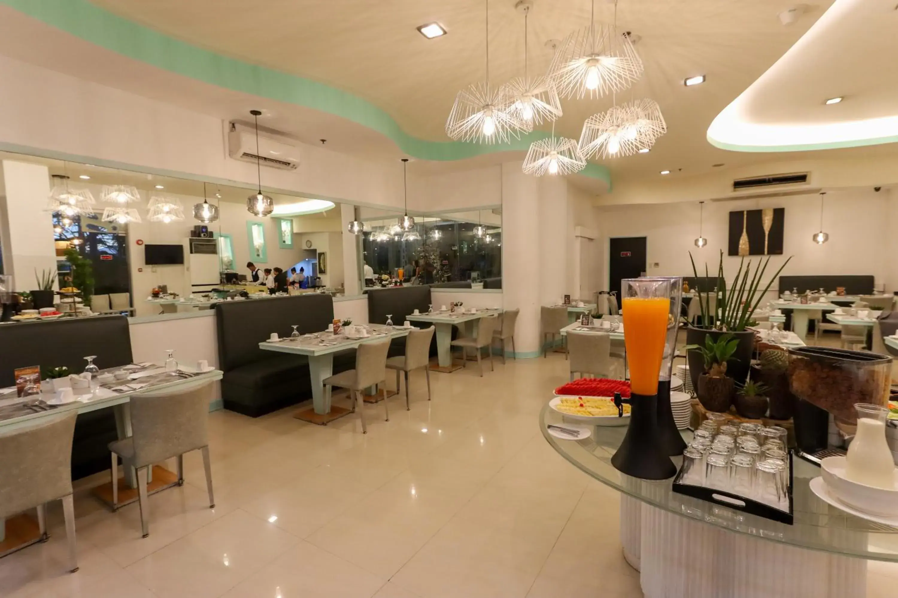 Restaurant/places to eat in Paseo Premiere Hotel Restaurant/places to eat in Paseo Premiere Hotel