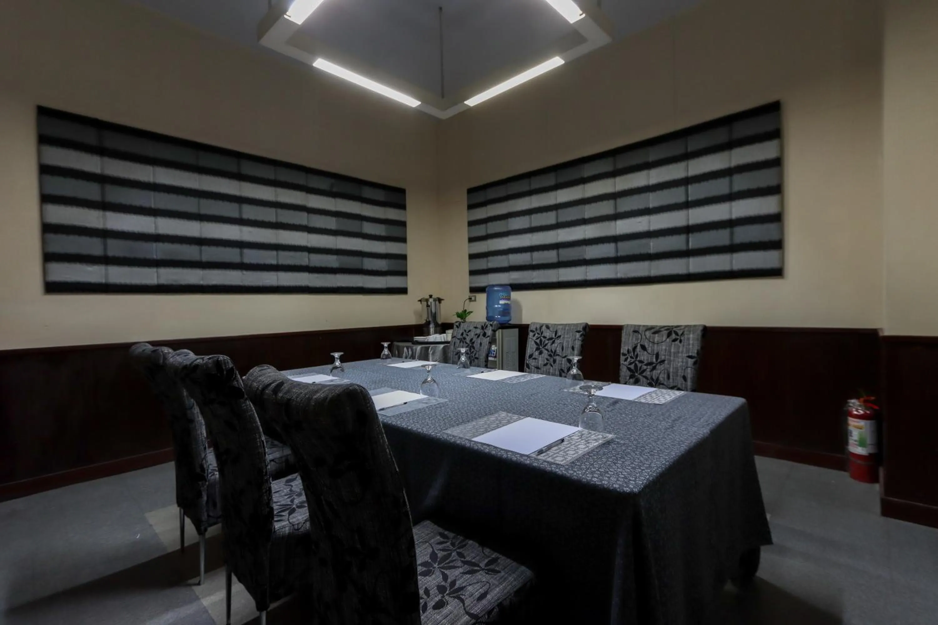 Business facilities in Paseo Premiere Hotel