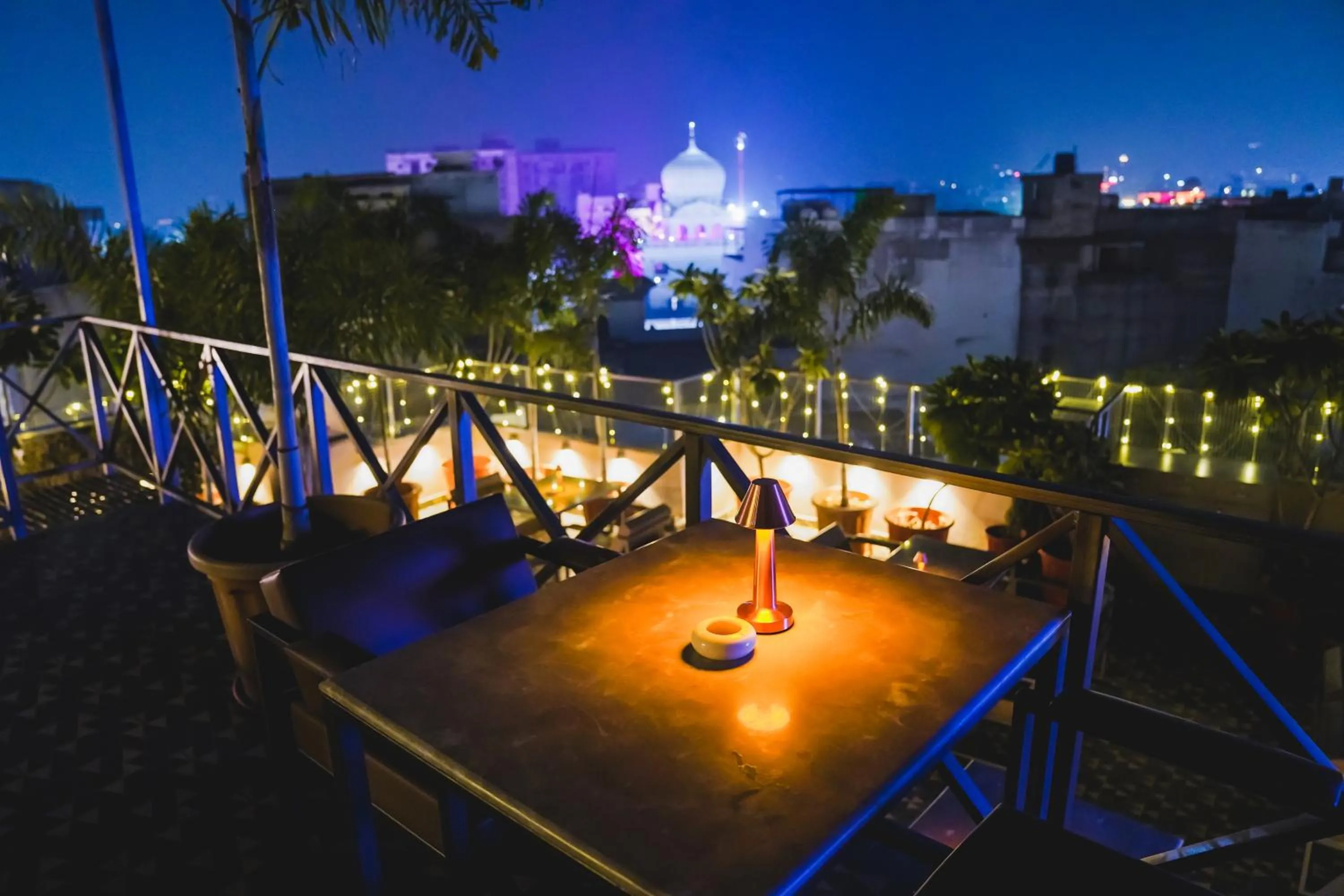 Restaurant/places to eat in Hotel Dodas Palace