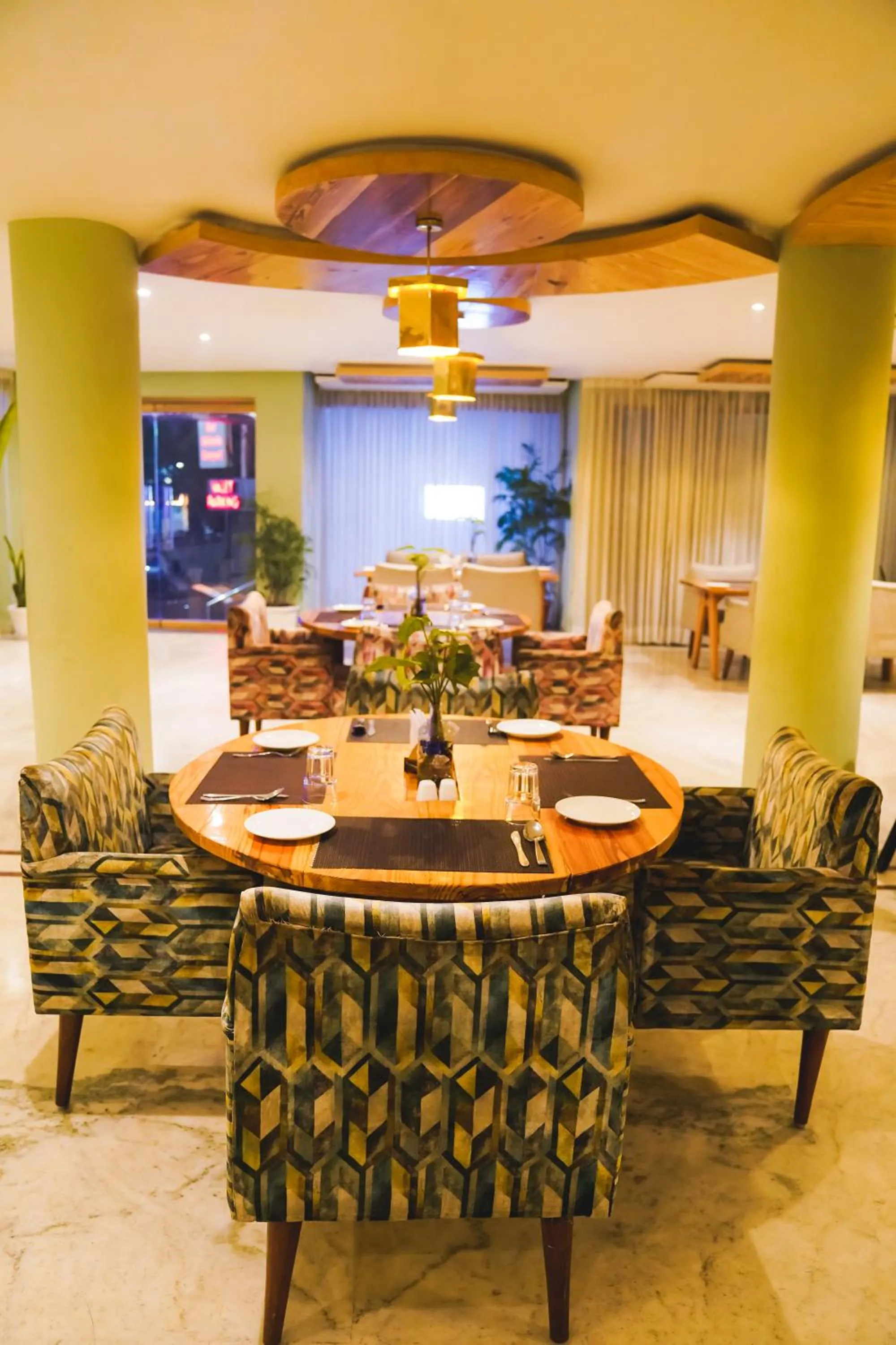 Restaurant/places to eat in Hotel Dodas Palace