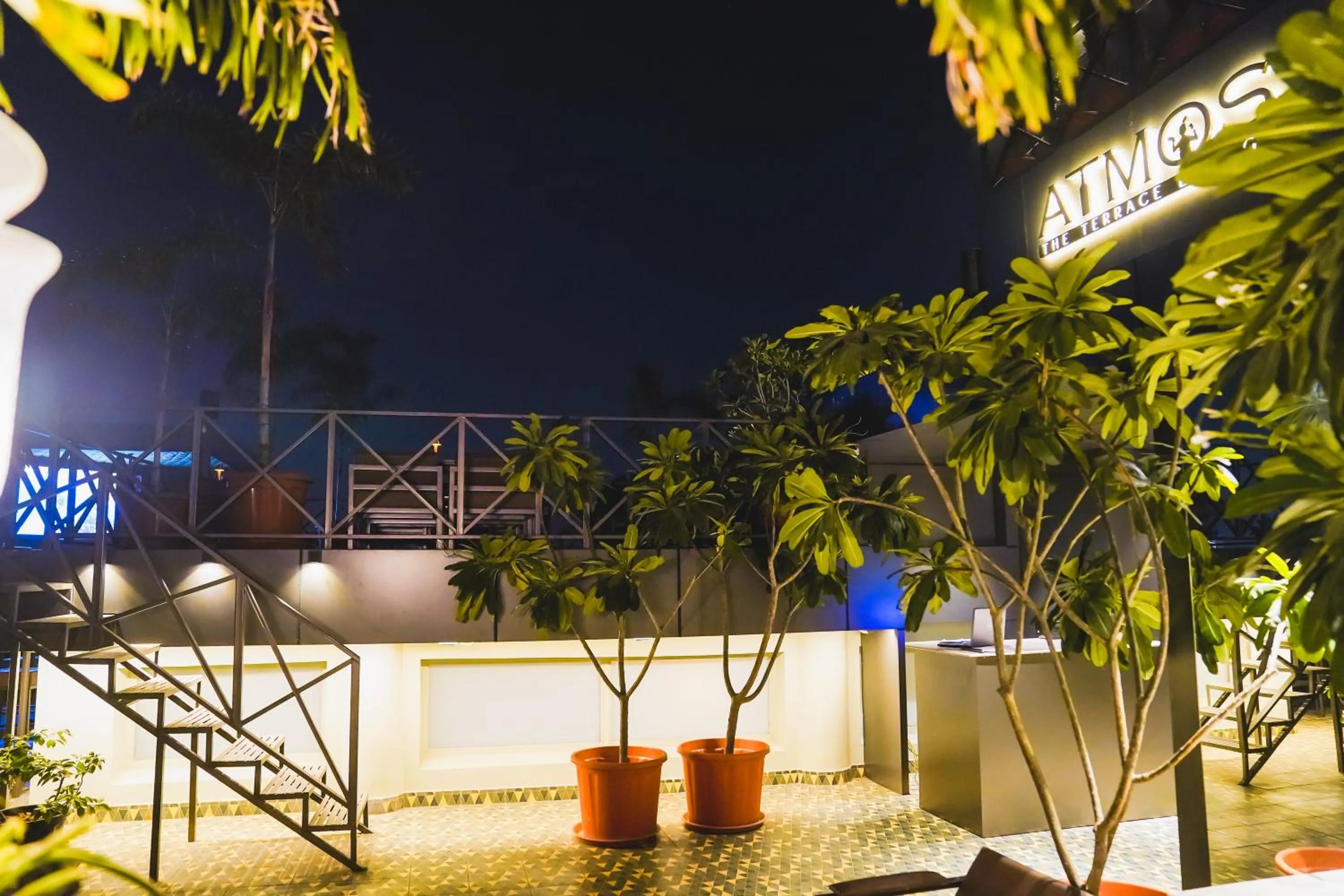 Night in Hotel Dodas Palace